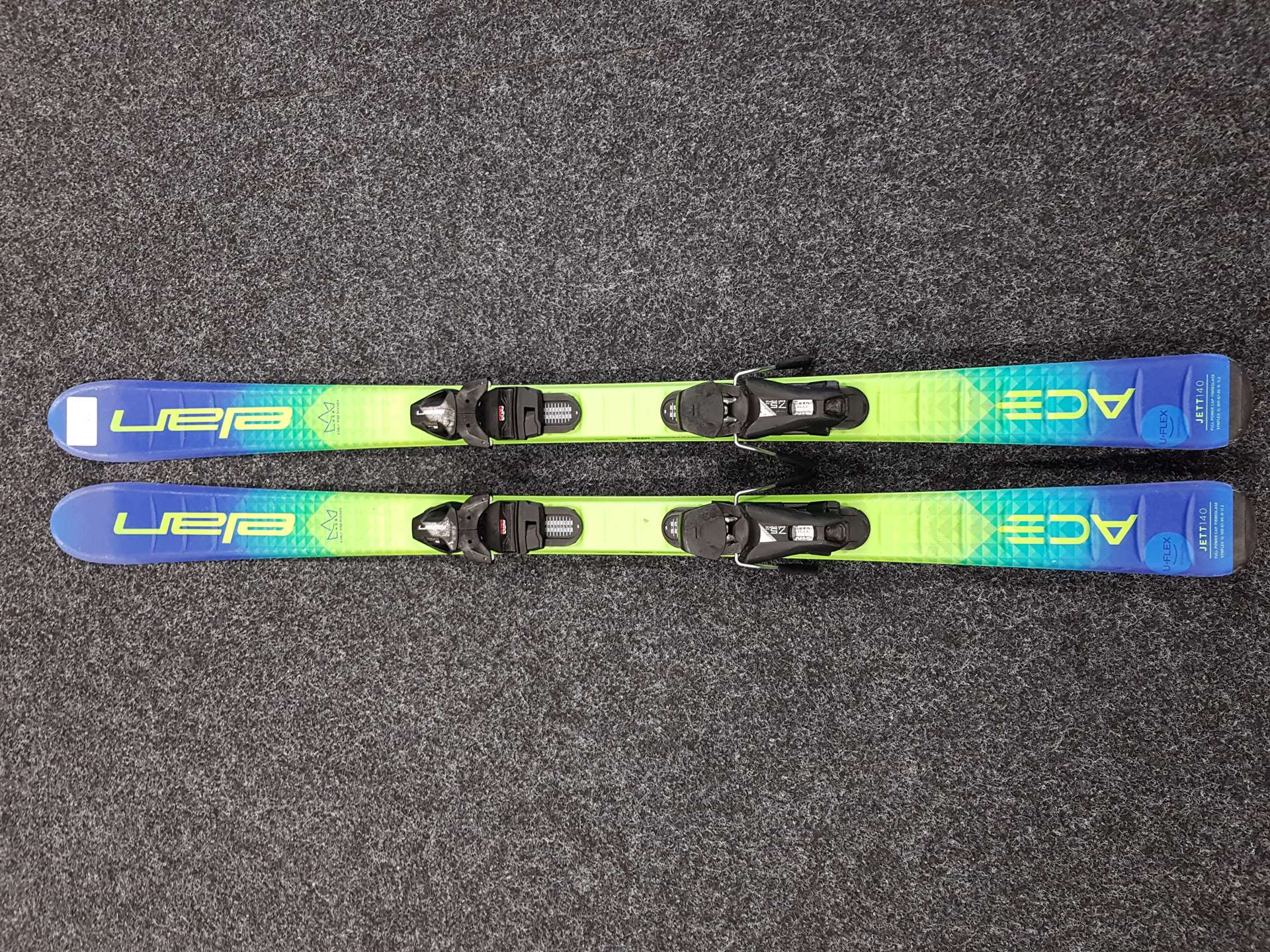 Rabljene smuči ELAN Ace Jett 140 + vezi Elan Easy Step-In 7.5