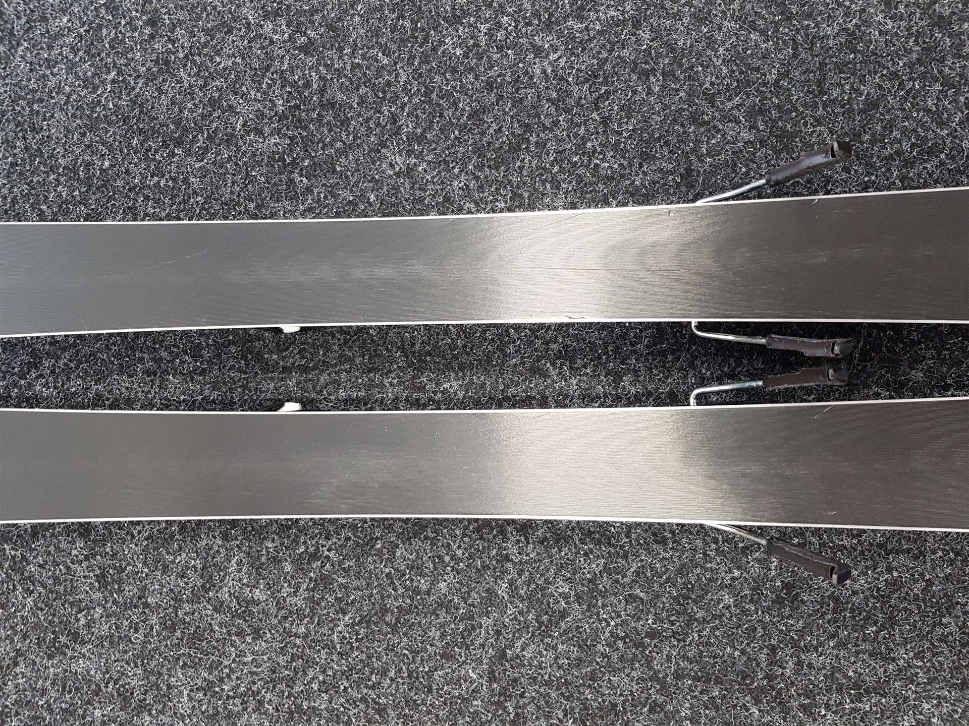 Sci da sci ROSSIGNOL Pursuit usati + attacchi Rossignol Axium