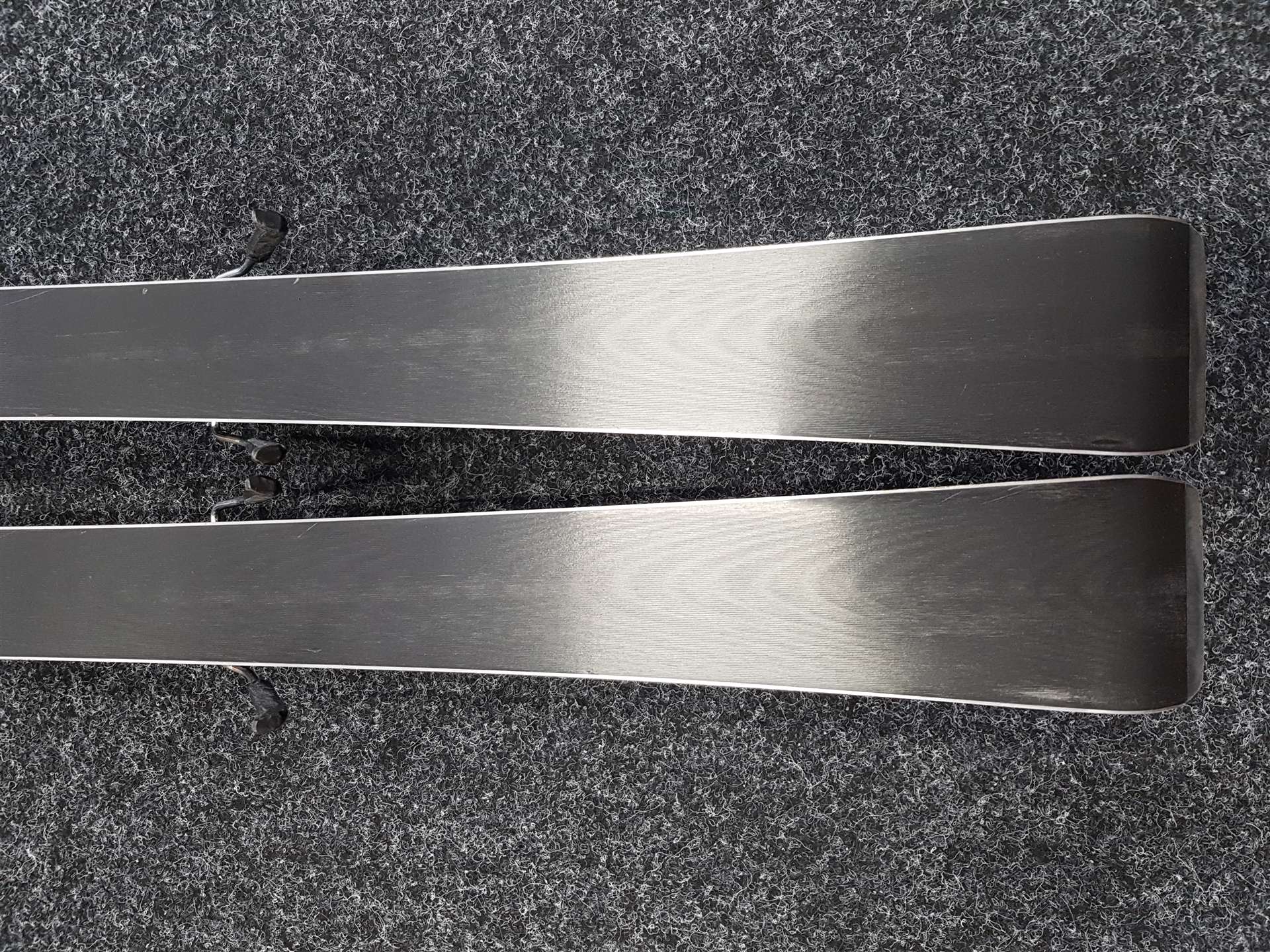 Sci da sci ROSSIGNOL Pursuit usati + attacchi Rossignol Axium