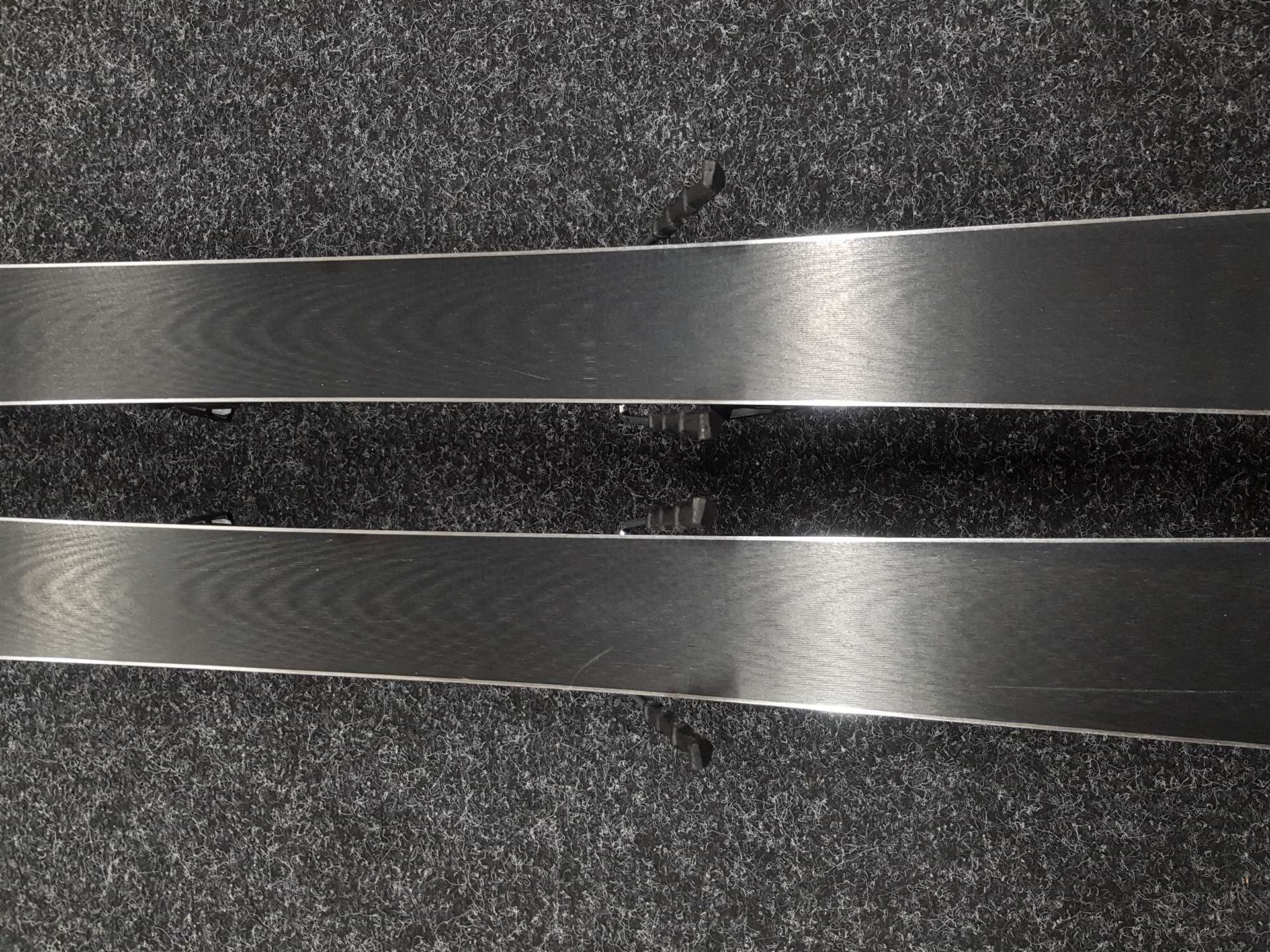 Esquís usados ELAN Primetime 44+ + fijaciones Elan EMX 12