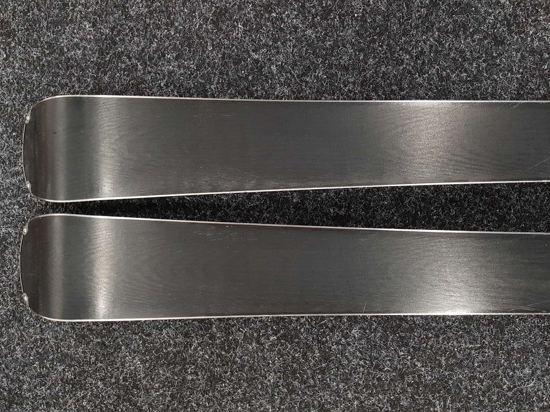Sci usati ROSSIGNOL React 2 Carbon + attacchi Look Xpress 10