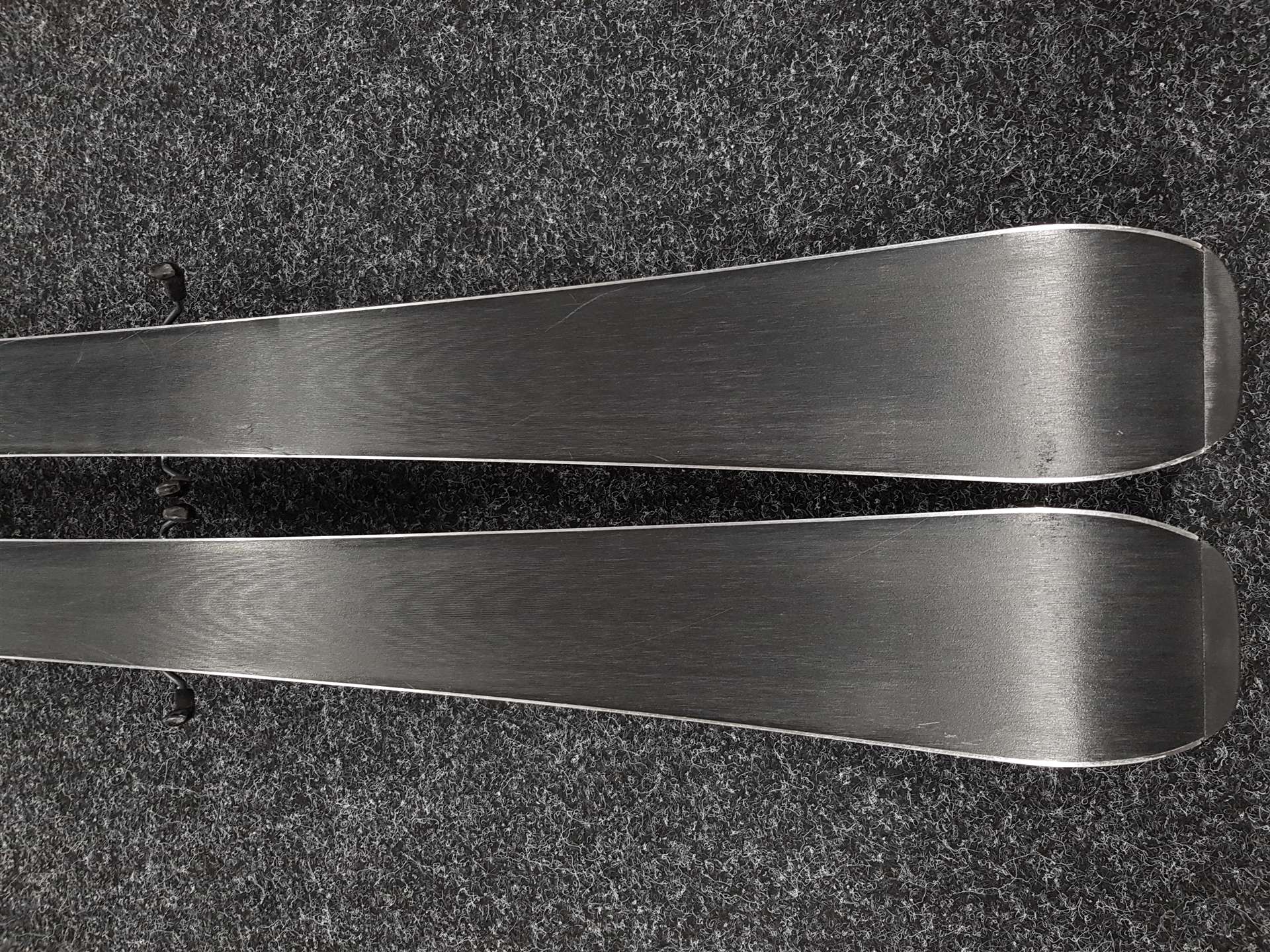 Sci usati ROSSIGNOL React 2 Carbon + attacchi Look Xpress 10