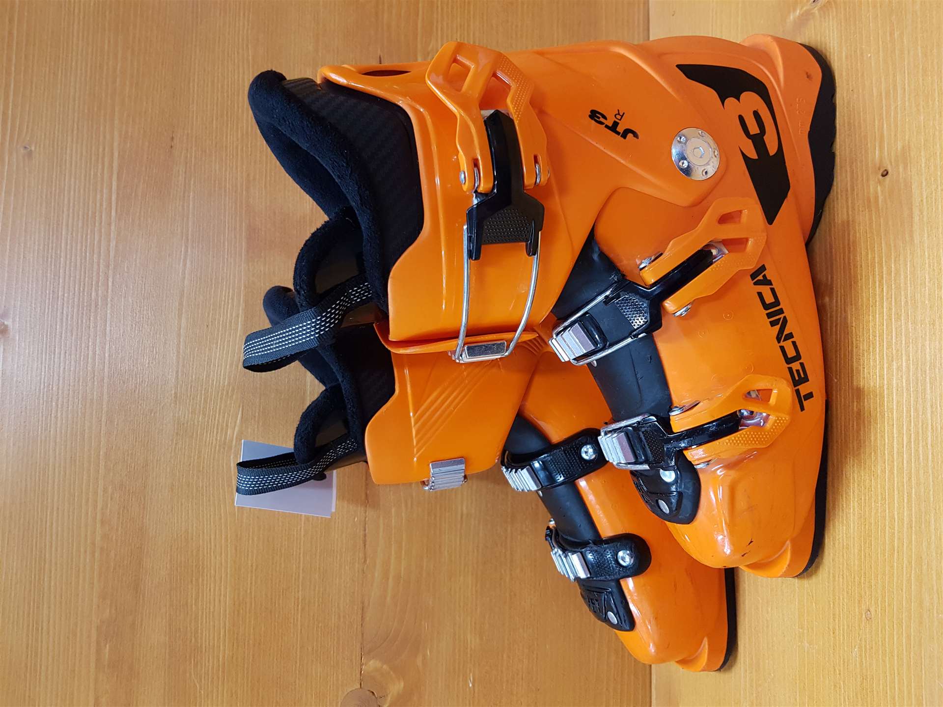Použité lyžiarky TECNICA JT3 R