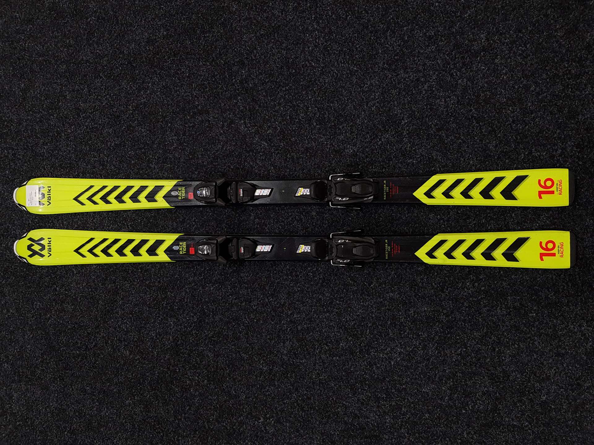 Použité lyže VOLKL Racetiger JR 16 + vázání Marker 7