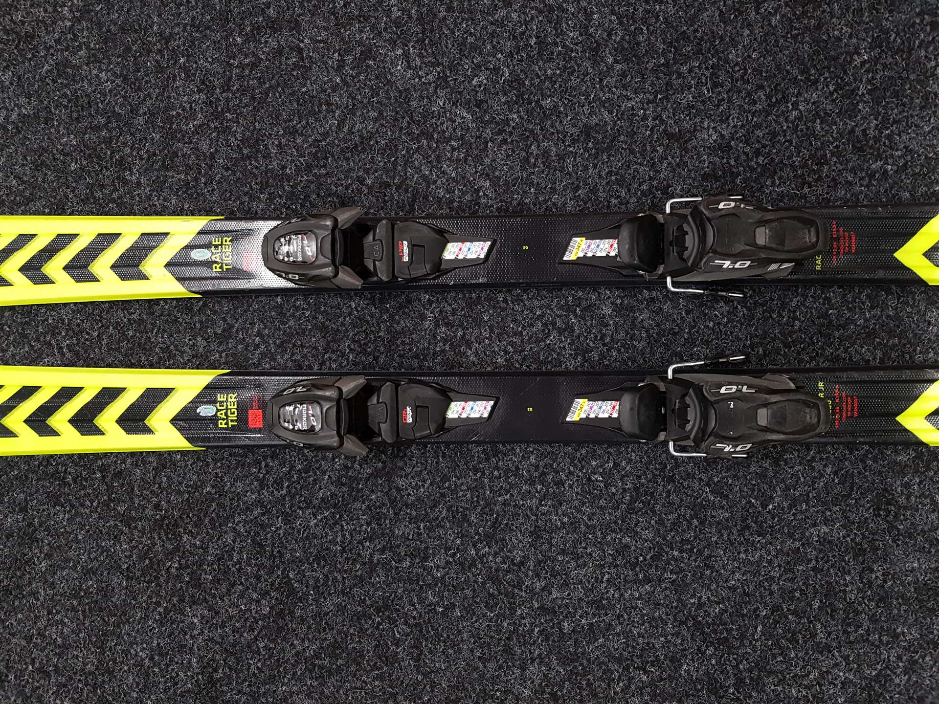 Použité lyže VOLKL Racetiger JR 16 + viazanie Marker 7