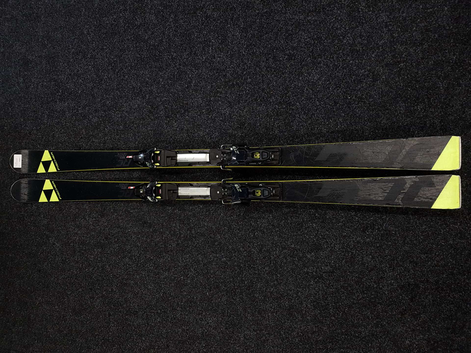 Použité lyže FISCHER RC4 + vázání Fischer Z13