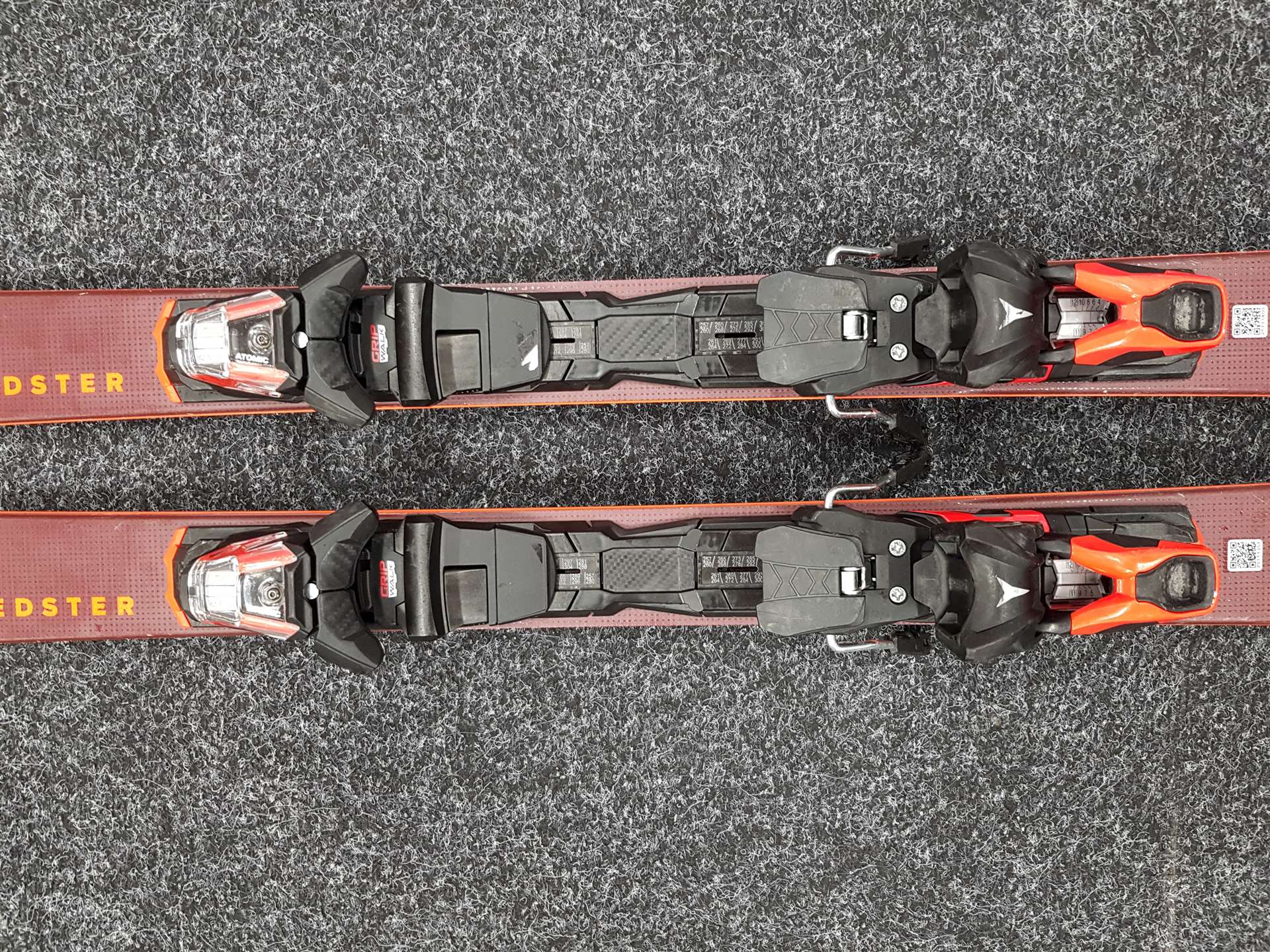 Gebrauchte ATOMIC Redster S7 Ski + Atomic M 12 Bindungen