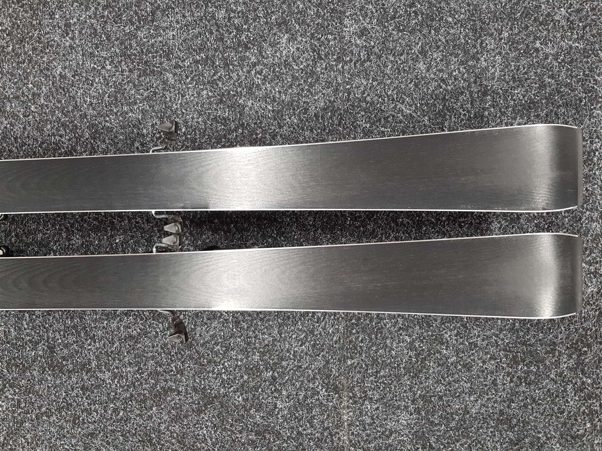 Gebrauchte ATOMIC Redster S7 Ski + Atomic M 12 Bindungen