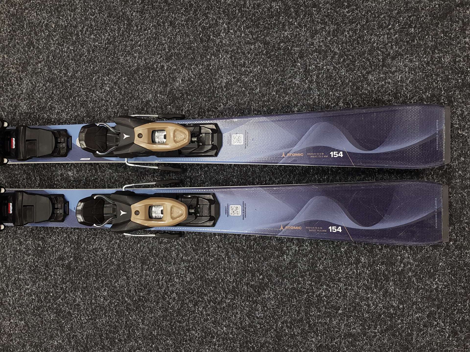 Gebrauchte ATOMIC Cloud Q9 Ski + Atomic M Ten 10 Bindungen