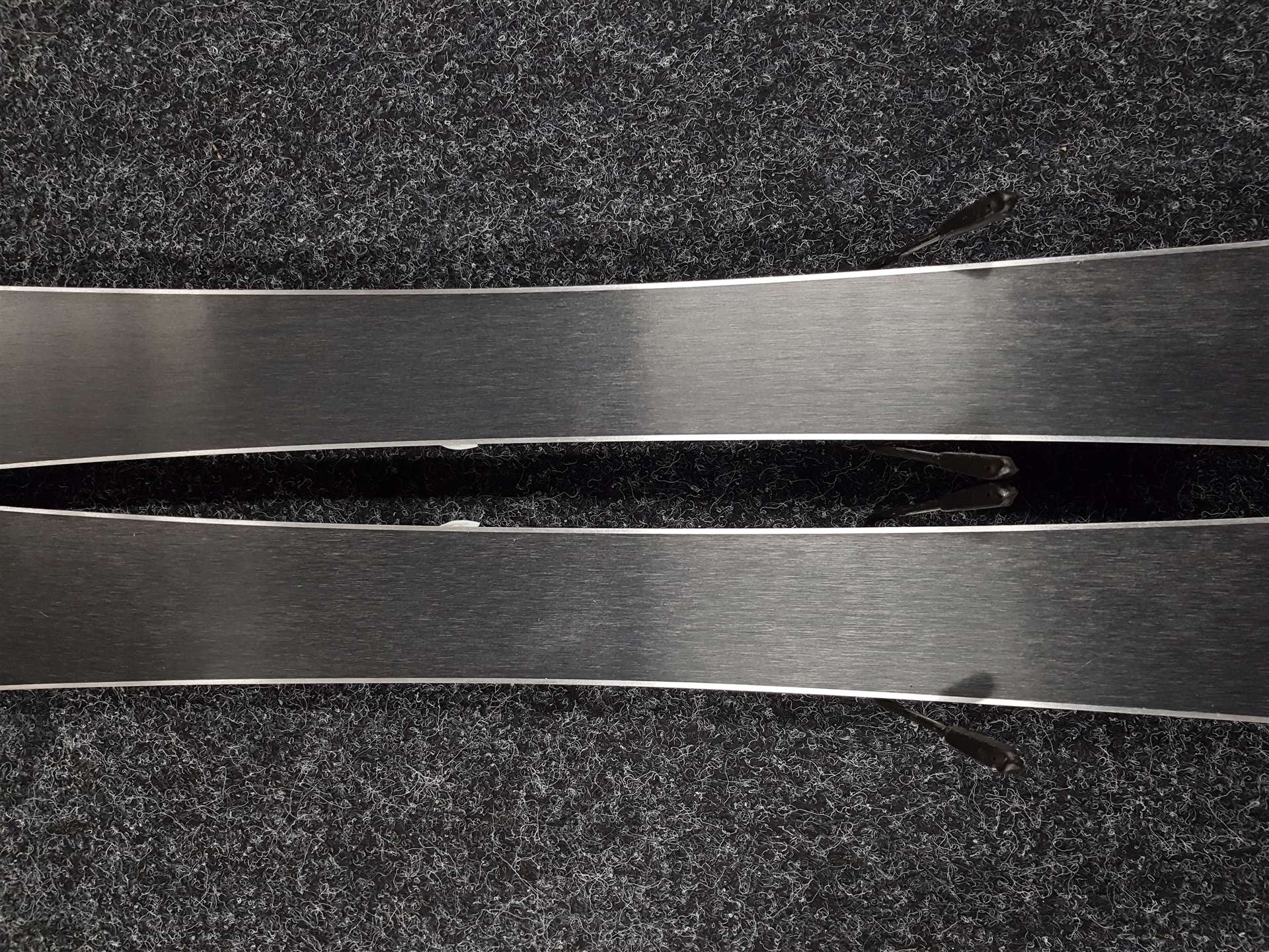 Použité dětské lyže WEDZE ONE BREAKER KID + vázání Look 4,5