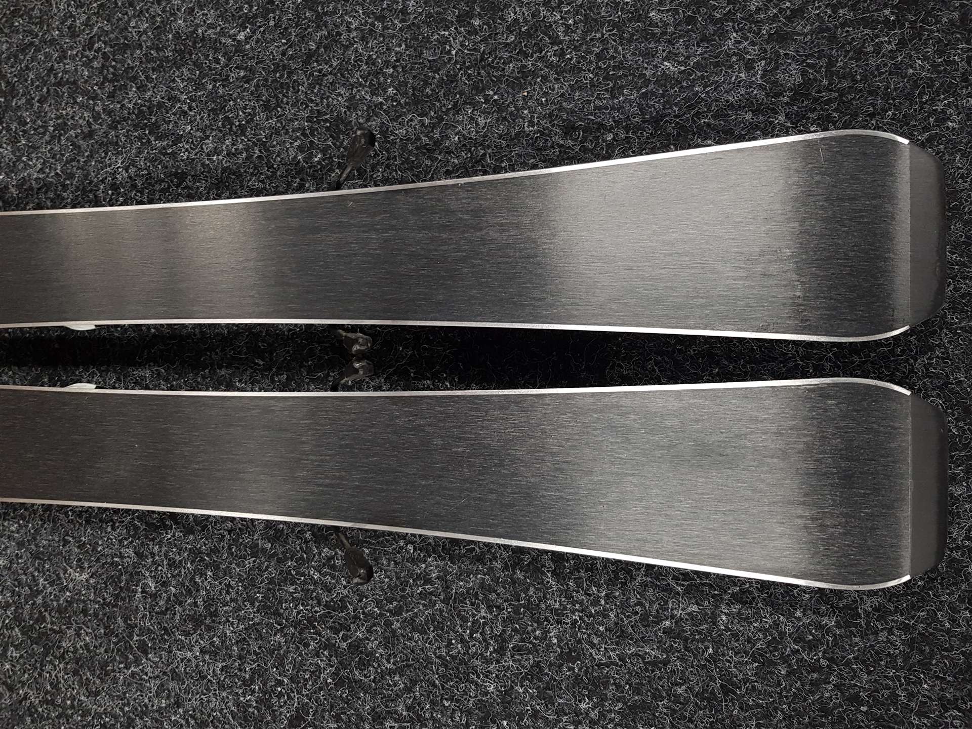 Použité dětské lyže WEDZE ONE BREAKER KID + vázání Look 4,5