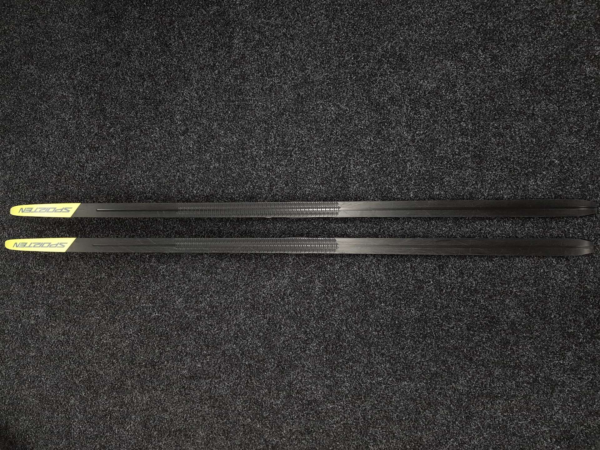 Skis de fond SPORTEN Bohemia Plus d'occasion + fixations Salomon NNN