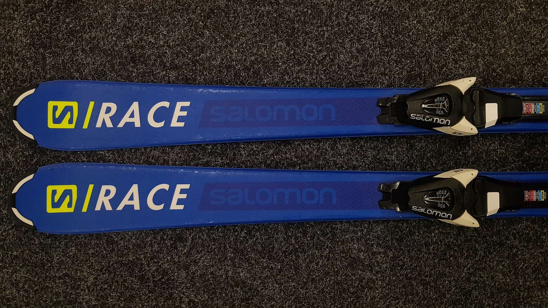 Bazárové lyže Salomon Race