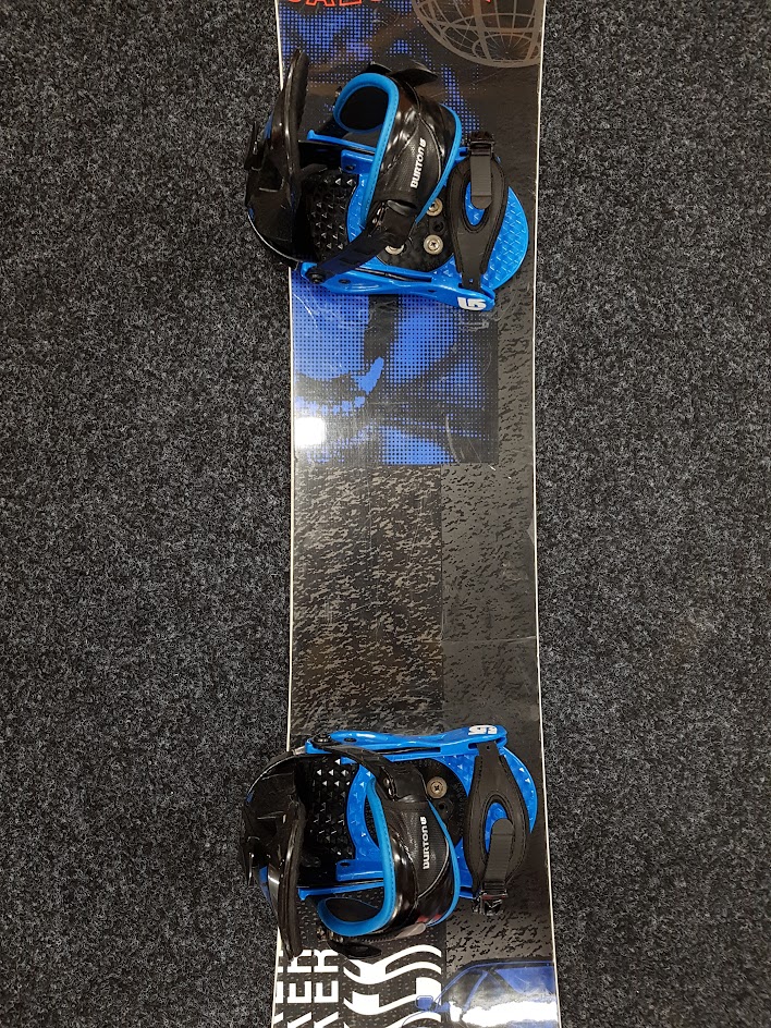 Gebrauchtes SALOMON Sleep Walker Snowboard + Burton Bindungen Größe S