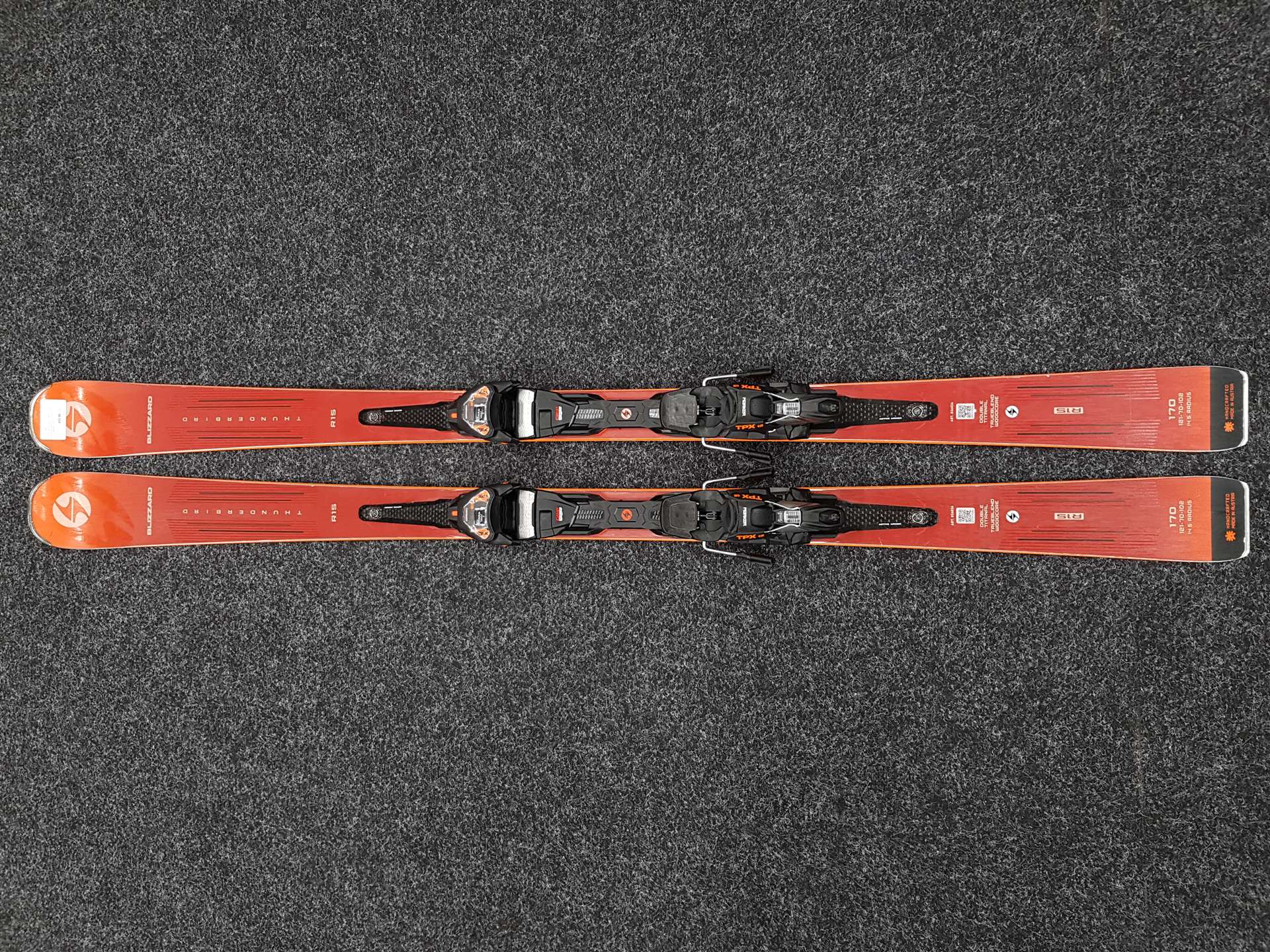 Skis d'occasion BLIZZARD Thunderbird R 15 + fixations Marker TPX 12