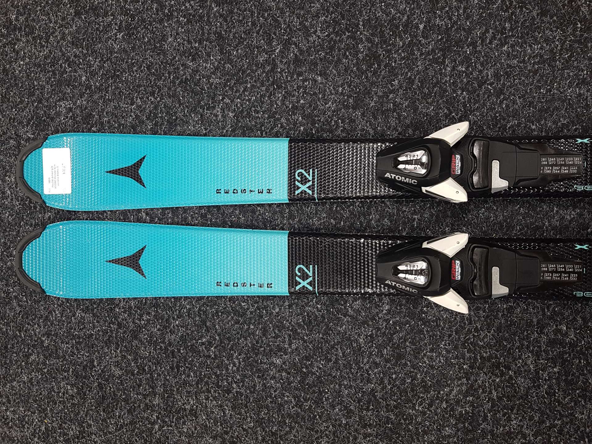Použité dětské lyže ATOMIC Redster X2 + vázání Atomic 5