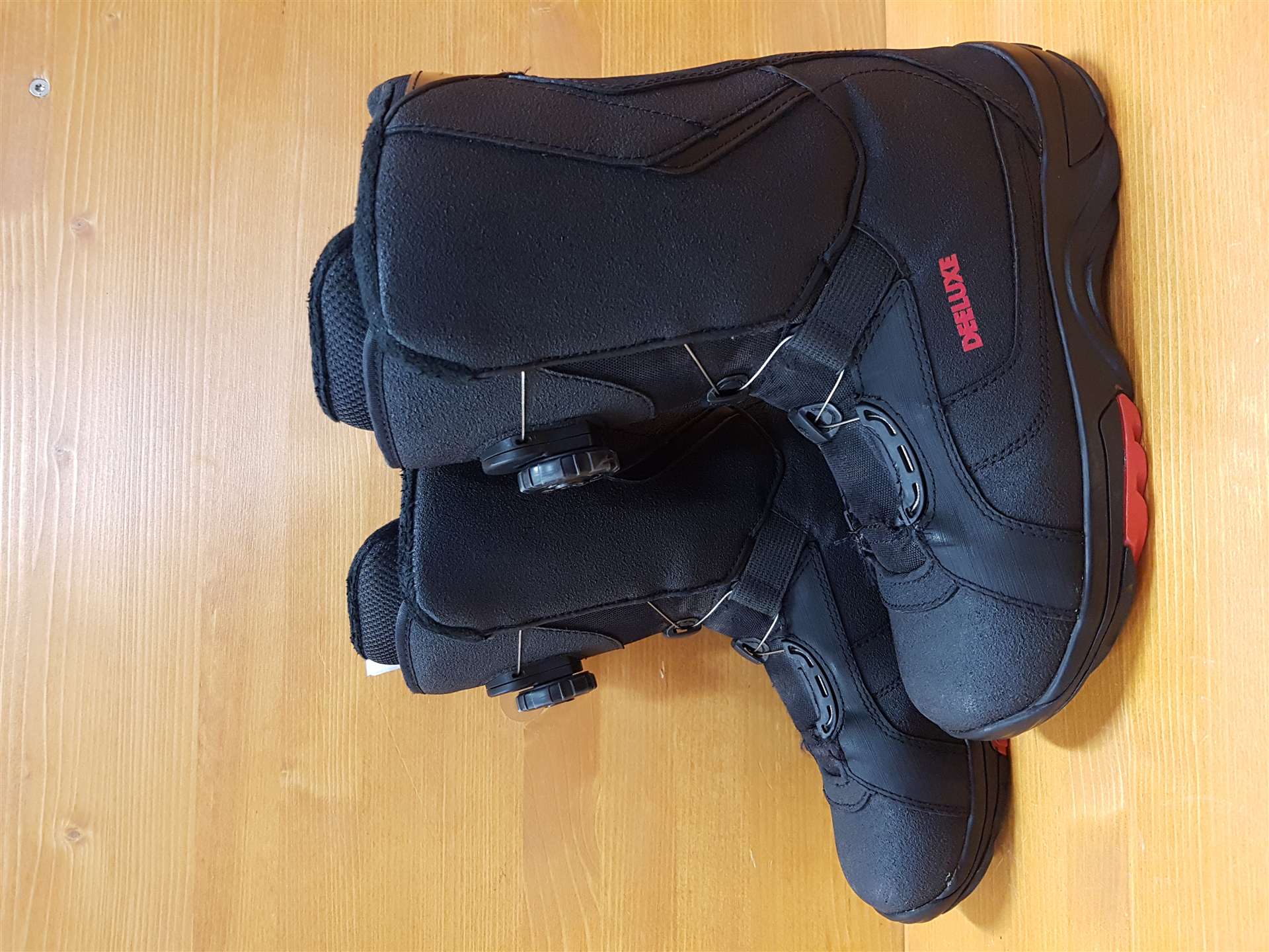 Použité snowboardové topánky DELLUXE