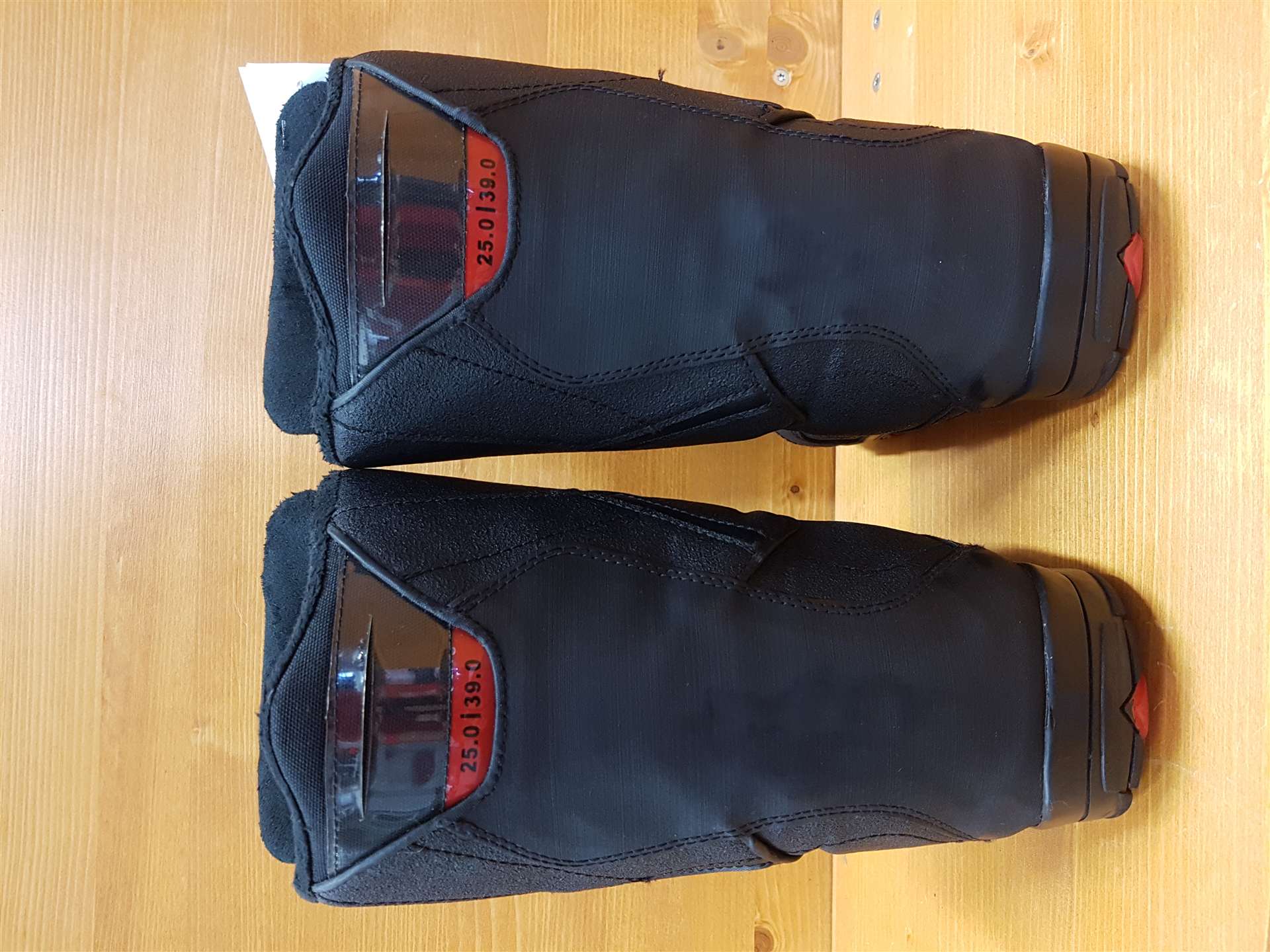 Použité snowboardové topánky DELLUXE