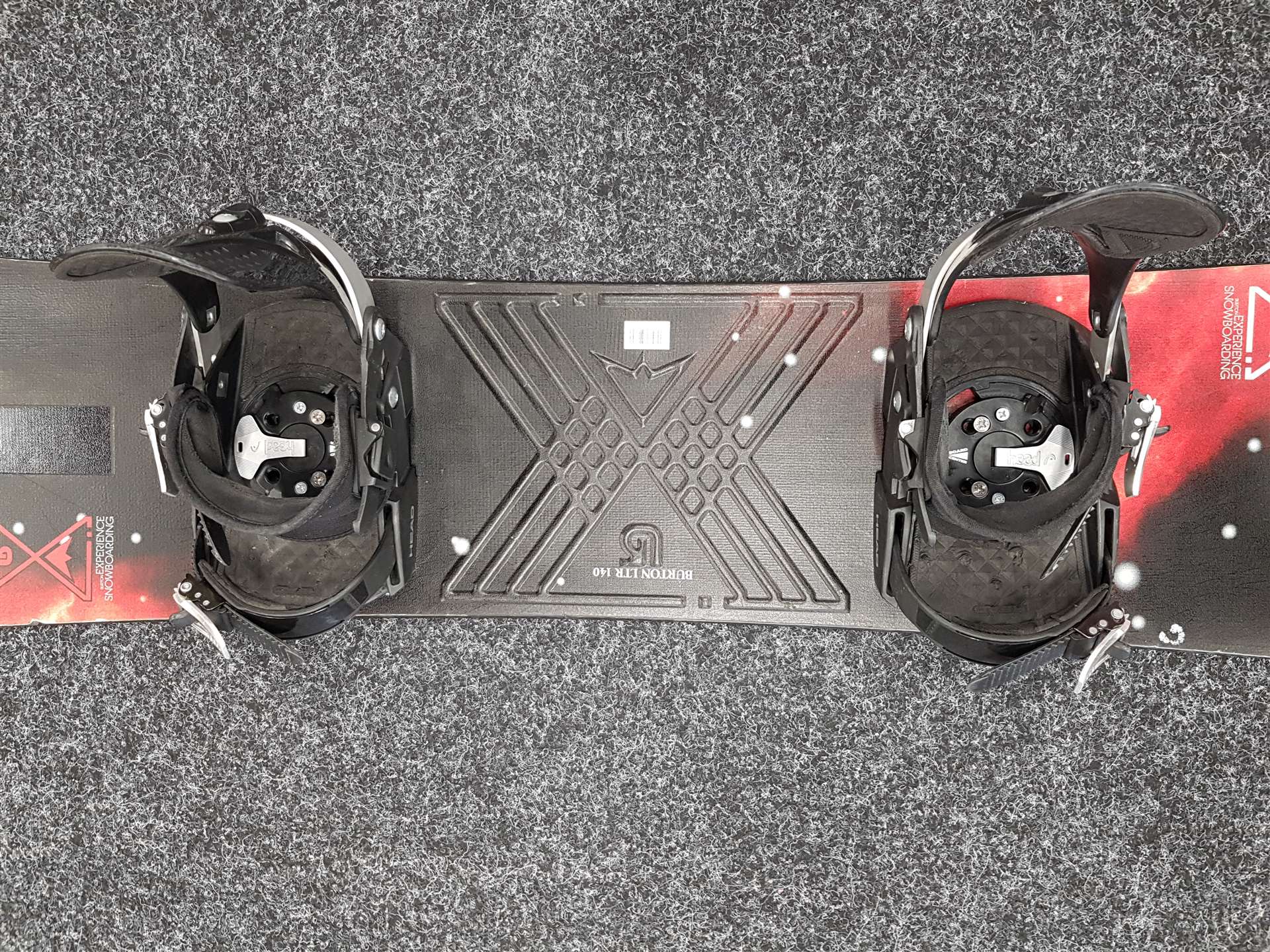 Gebrauchtes BURTON Experience Snowboard + Head Bindungen Größe S
