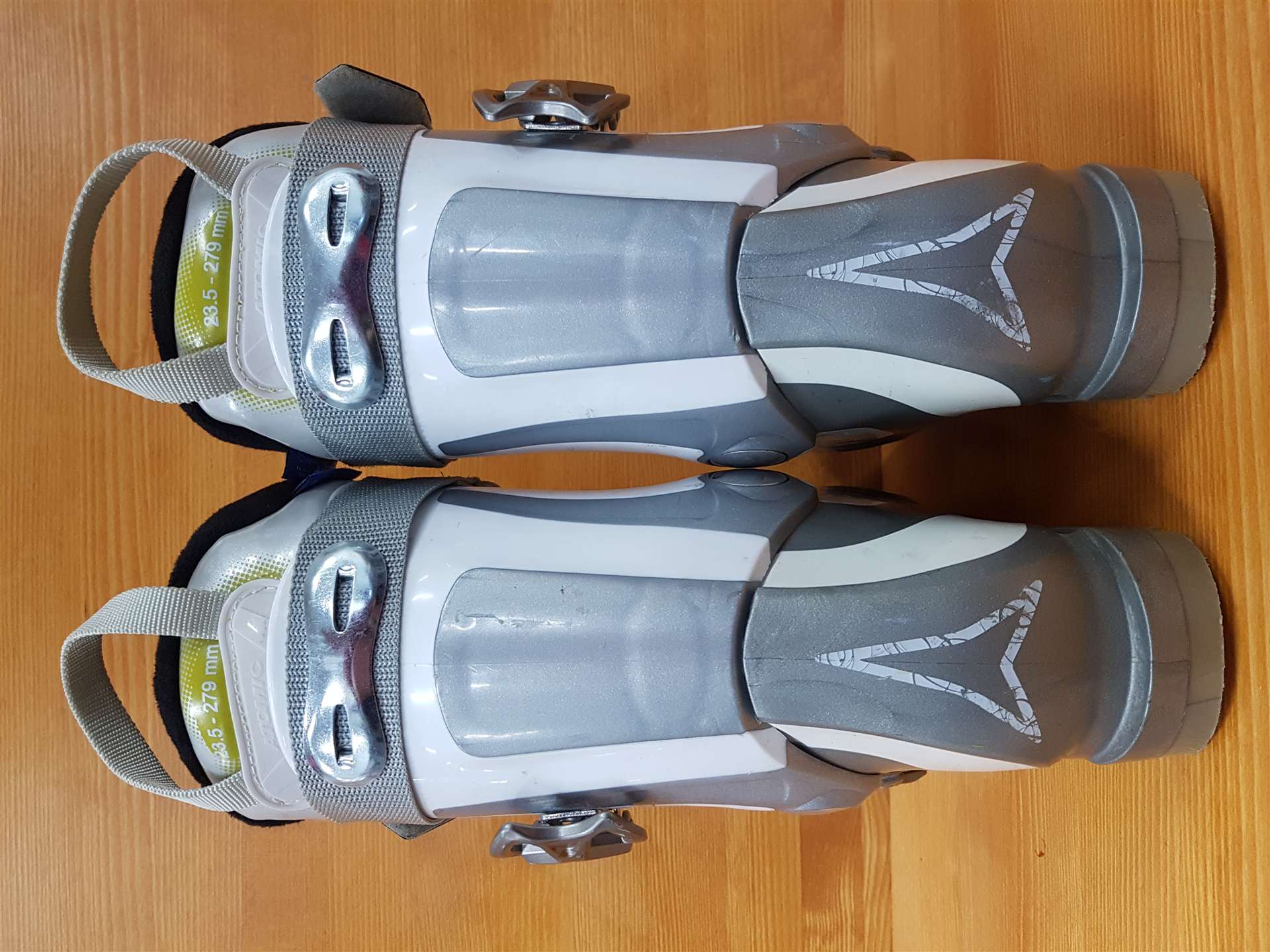 Clăpari de schi ATOMIC LiveFit Plus second-hand