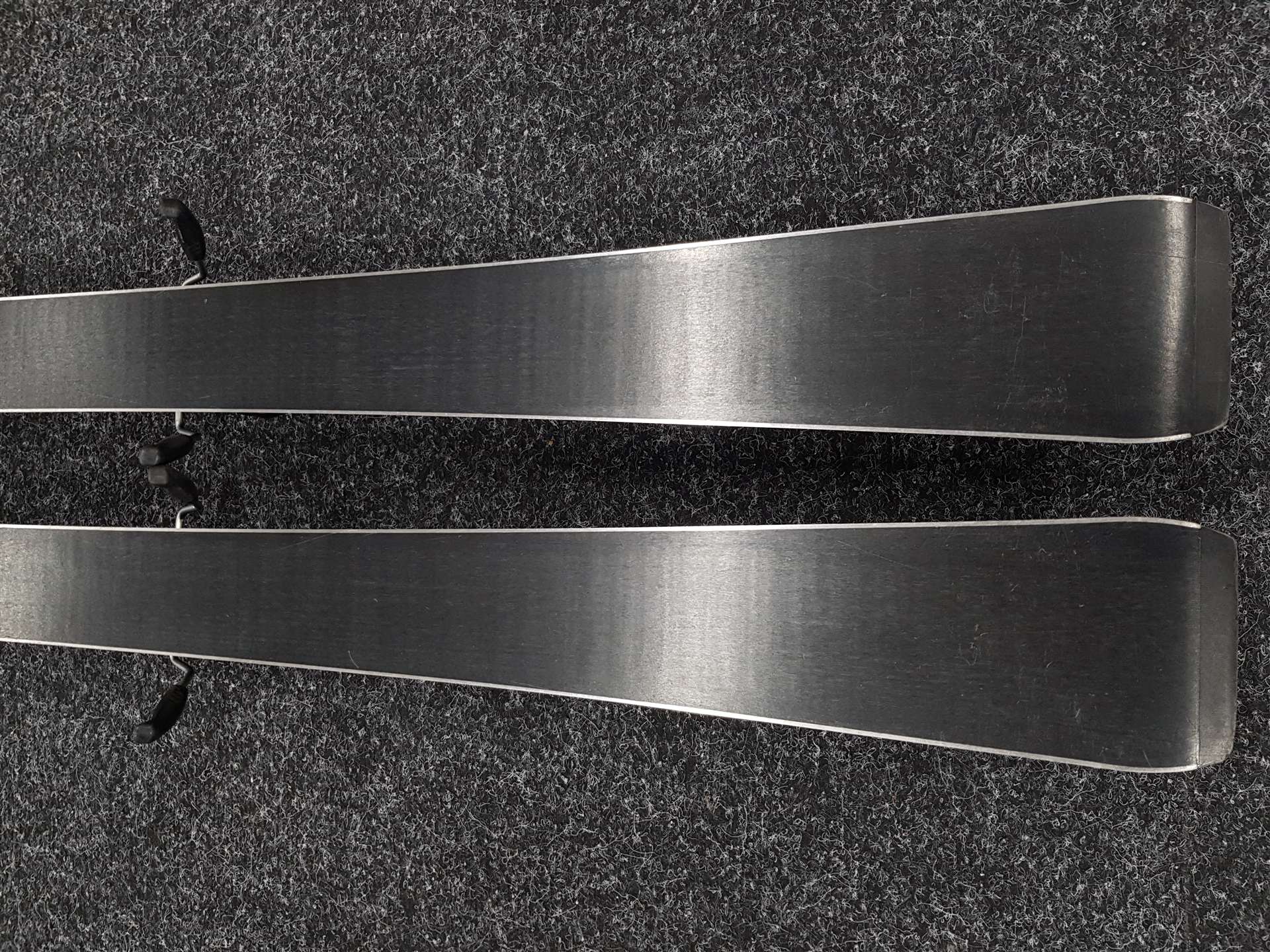 Skis ELAN Ace Speed Magic Pro d'occasion + fixations Elan 9