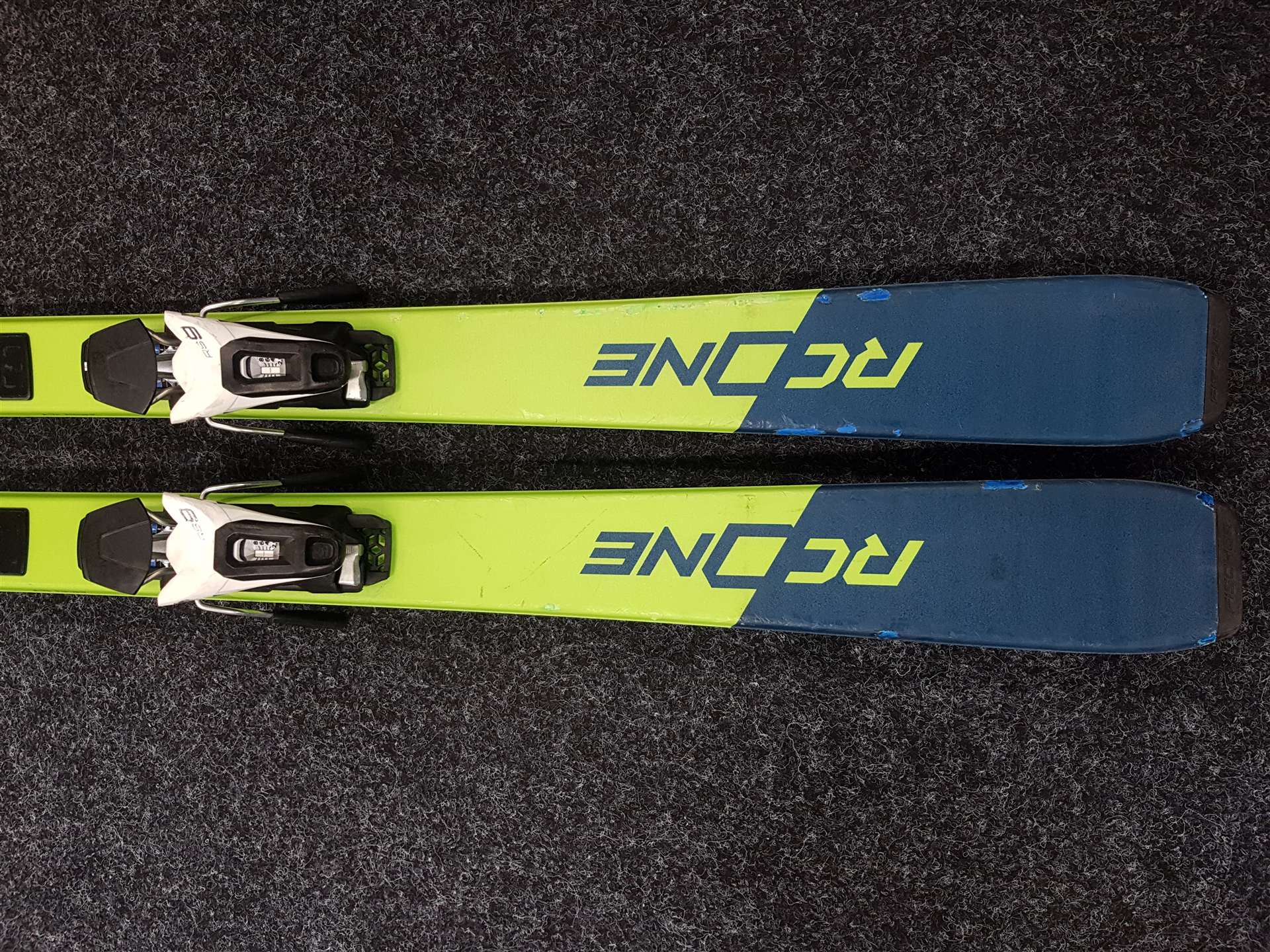 Použité lyže FISCHER RC ONE + viazanie Fischer RS 9