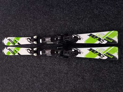 Esquís infantiles usados ELAN Exar Pro + fijaciones Atomic 7.5