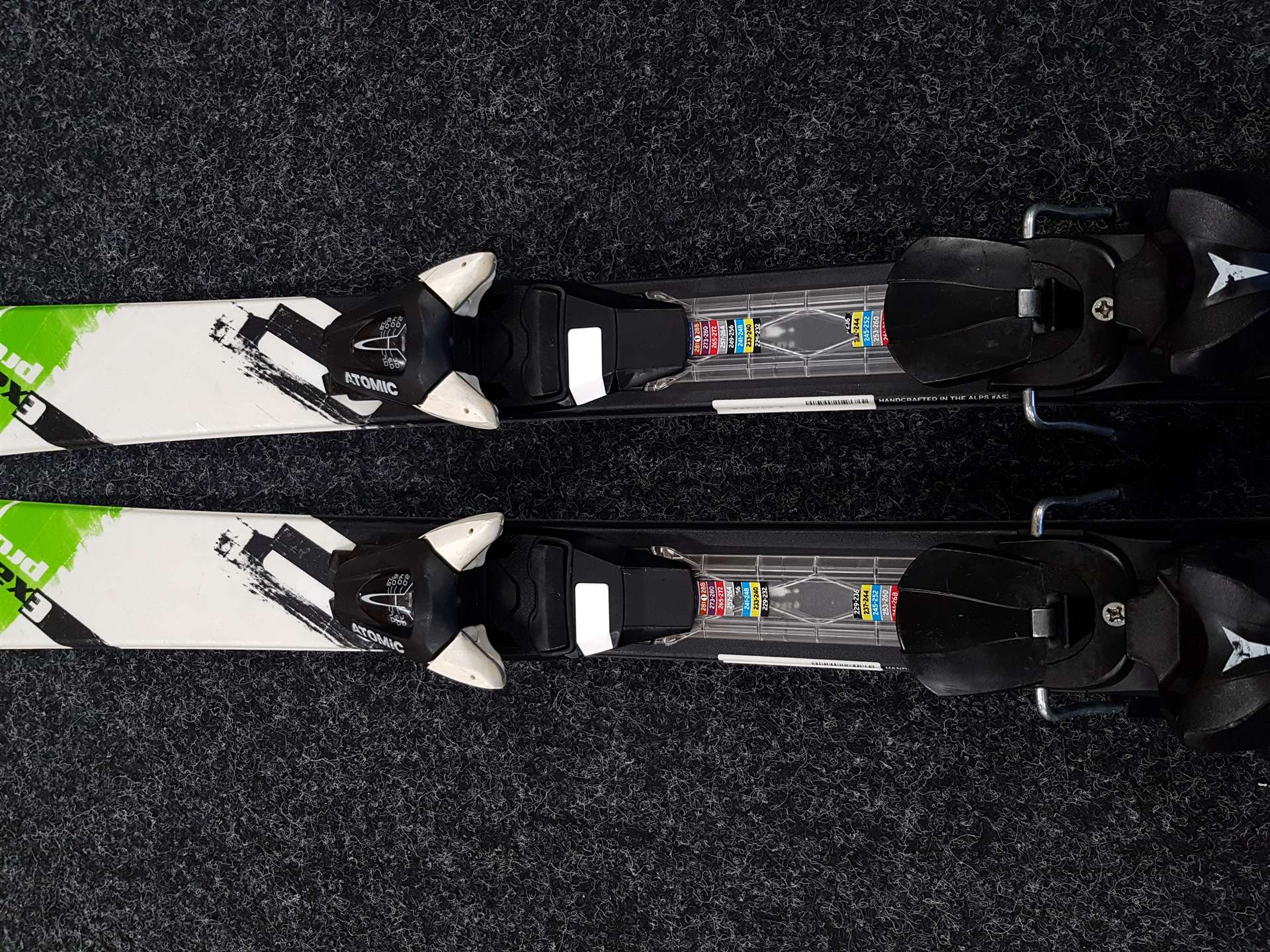 Gebrauchte Kinderski ELAN Exar Pro + Atomic 7.5 Bindungen