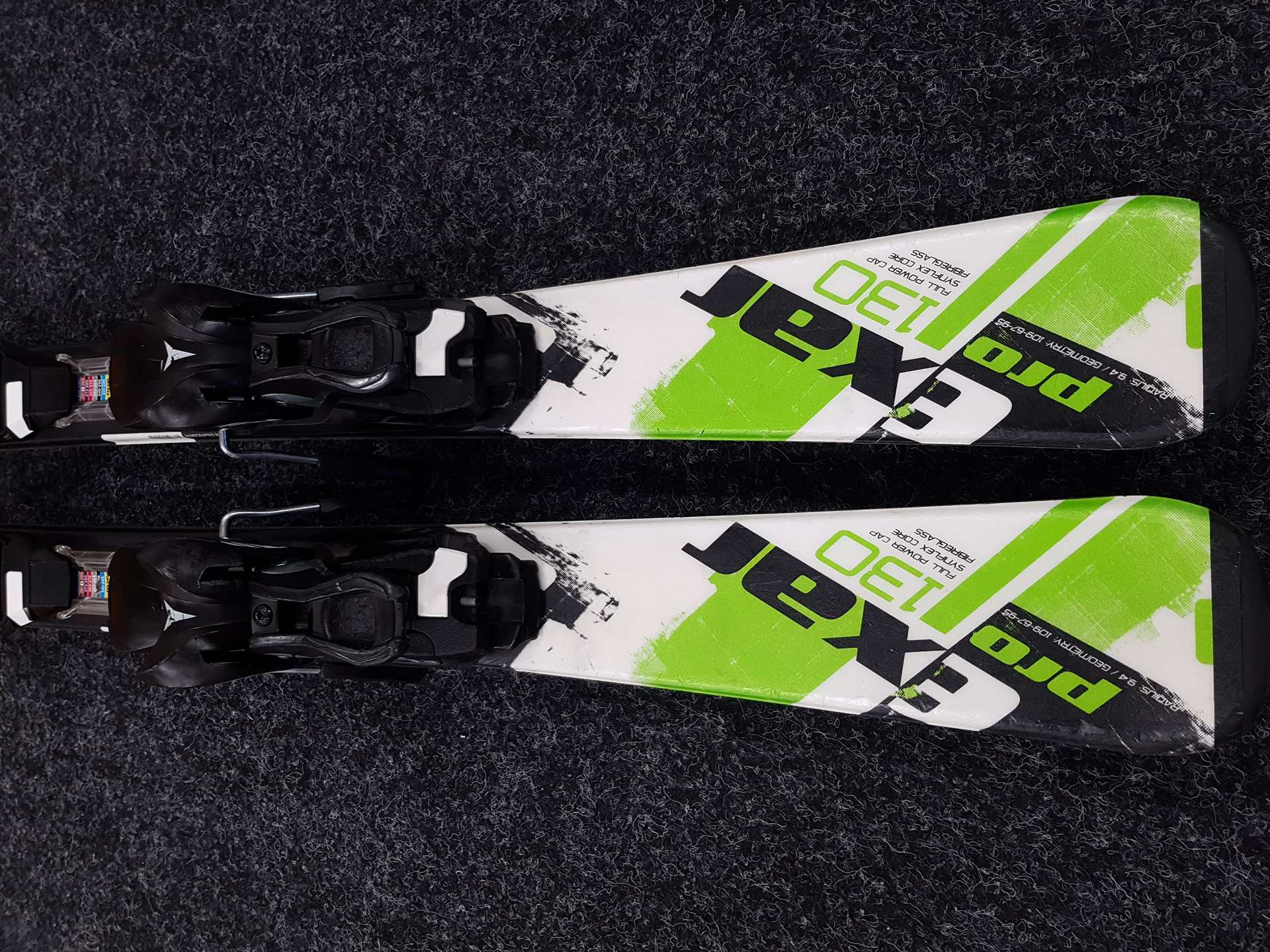 Gebrauchte Kinderski ELAN Exar Pro + Atomic 7.5 Bindungen