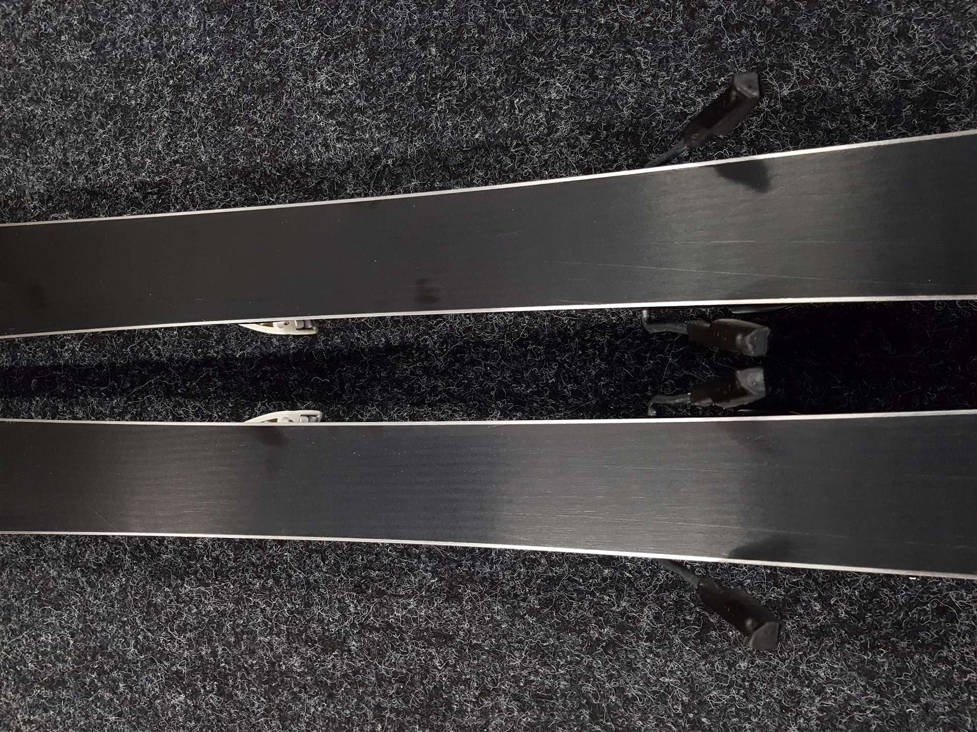 Gebrauchte Kinderski ELAN Exar Pro + Atomic 7.5 Bindungen