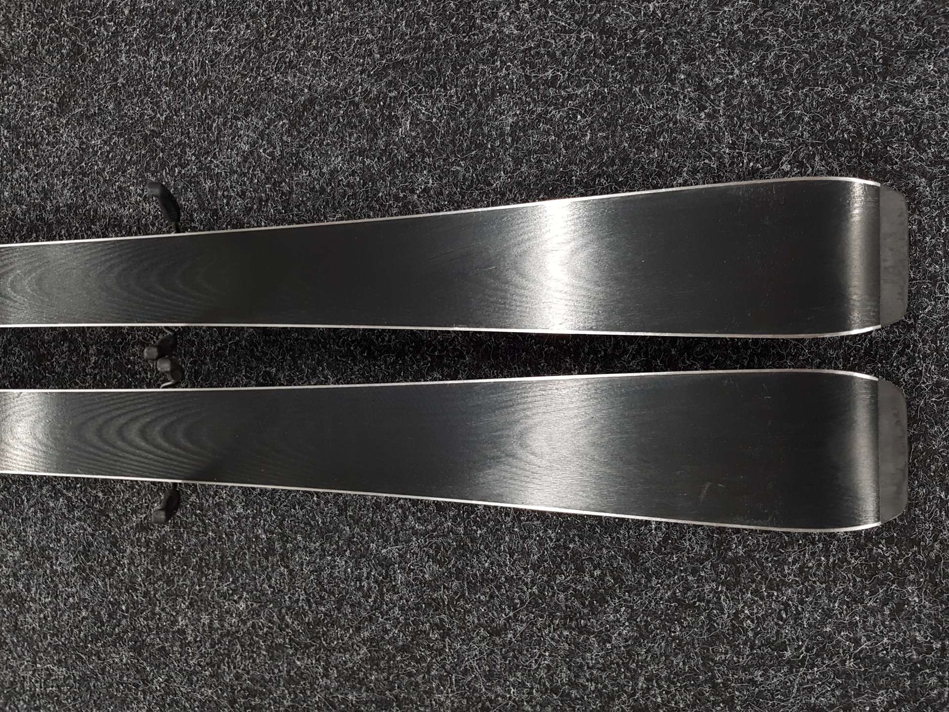 Używane narty FISCHER Fire + wiązania Fischer RS 9