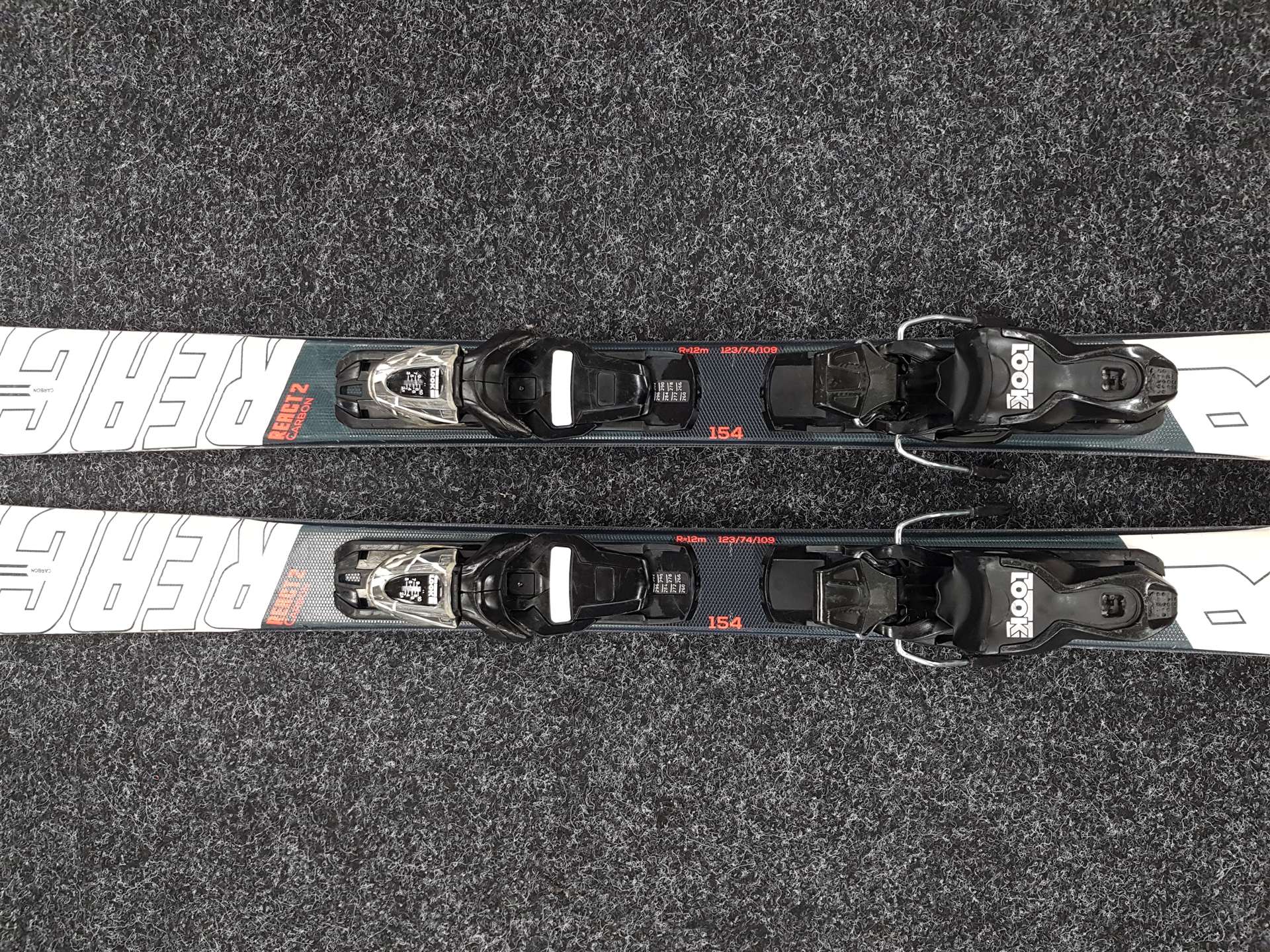 Sci usati ROSSIGNOL React 2 Carbon + attacchi Look Xpress 10