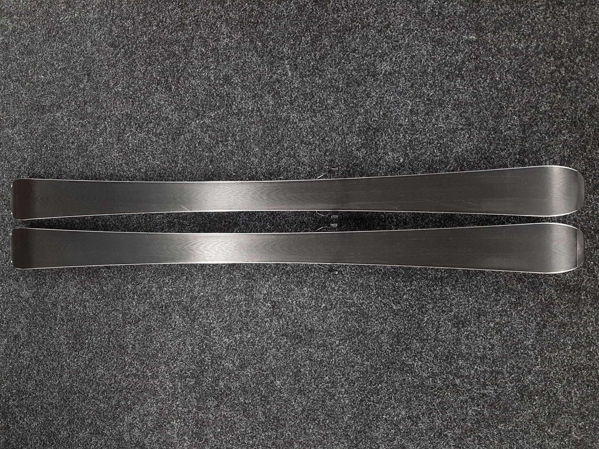Sci usati ROSSIGNOL React 2 Carbon + attacchi Look Xpress 10