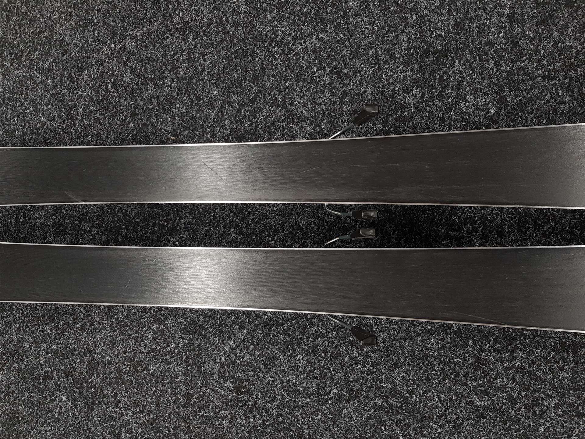 Sci usati ROSSIGNOL React 2 Carbon + attacchi Look Xpress 10