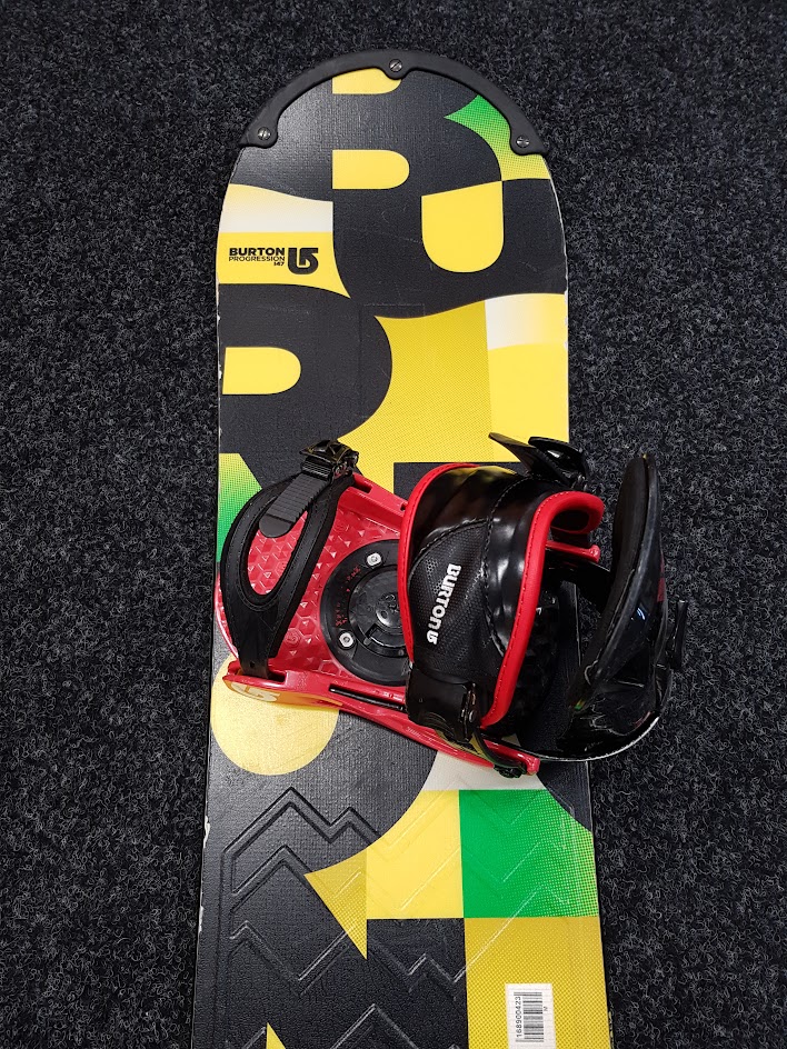 Snowboard BURTON Progression d'occasion + fixations Burton taille M
