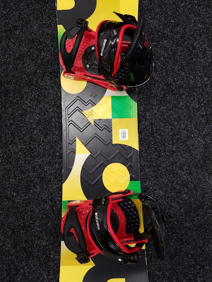 Snowboard BURTON Progression d'occasion + fixations Burton taille M
