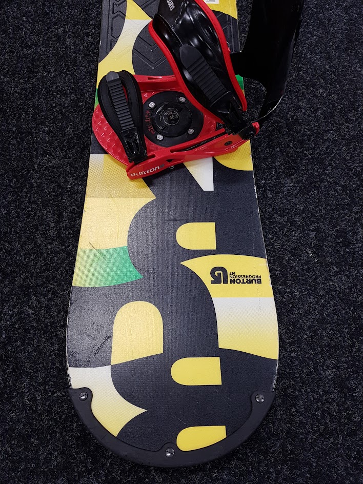 Snowboard BURTON Progression d'occasion + fixations Burton taille M