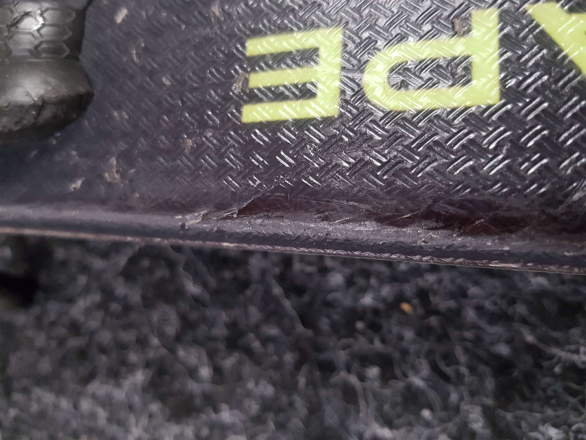 Używane narty HEAD Supershape + wiązania Head 7.5