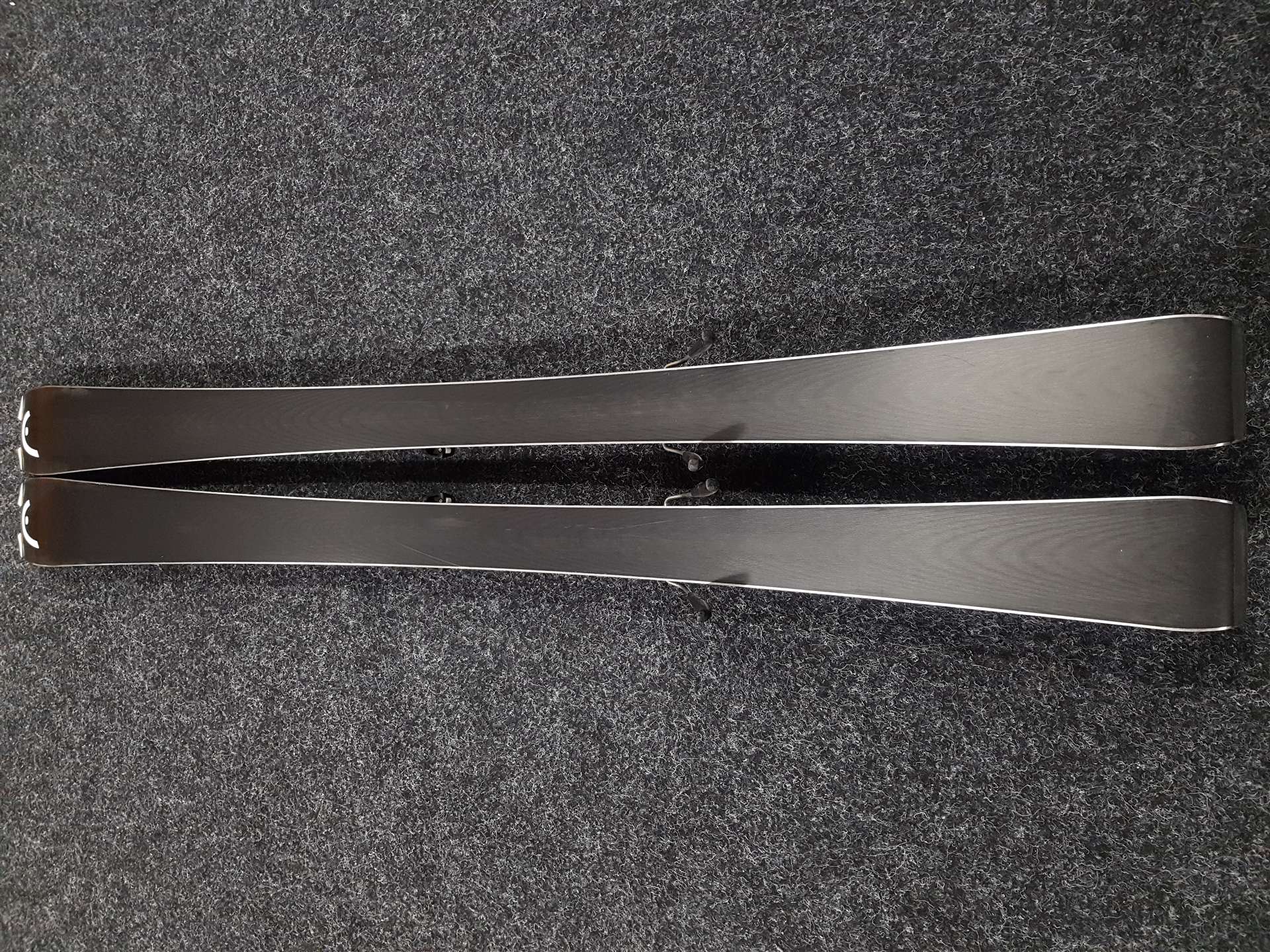 Używane narty HEAD Supershape + wiązania Head 7.5