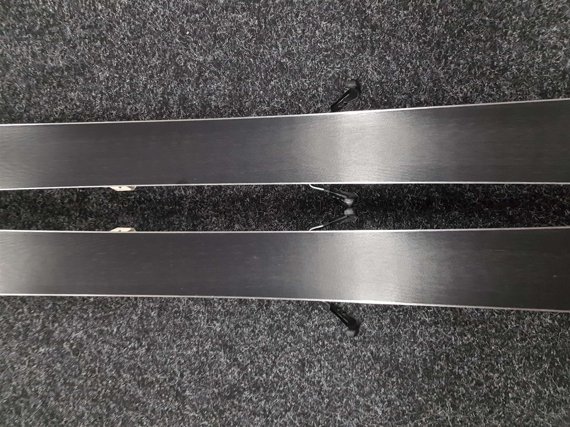 Schiuri VOLKL Chiara Essenza + legături Marker Essenza second hand