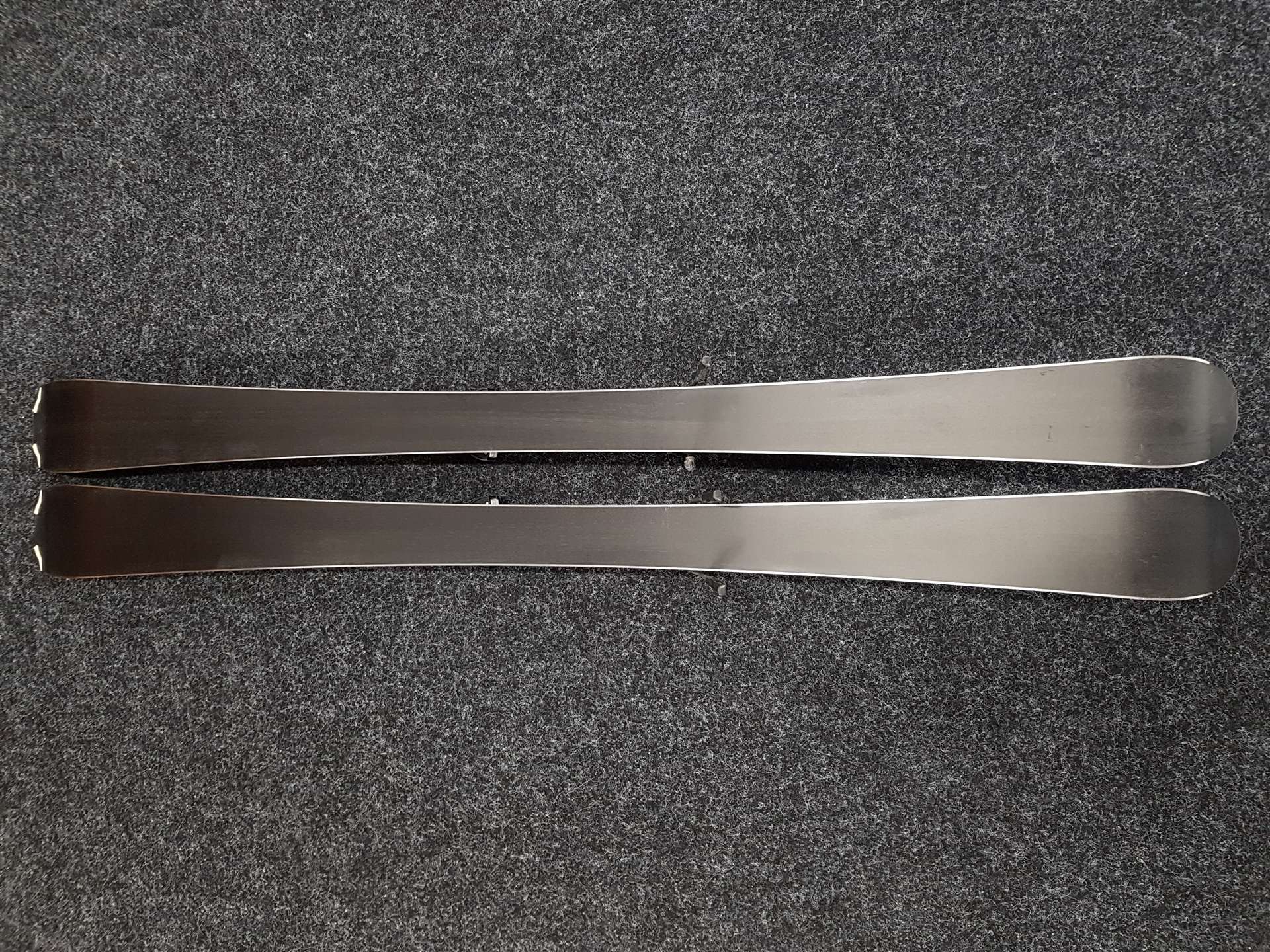 Skis HEAD REV d'occasion + fixations Tyrolia 10.0