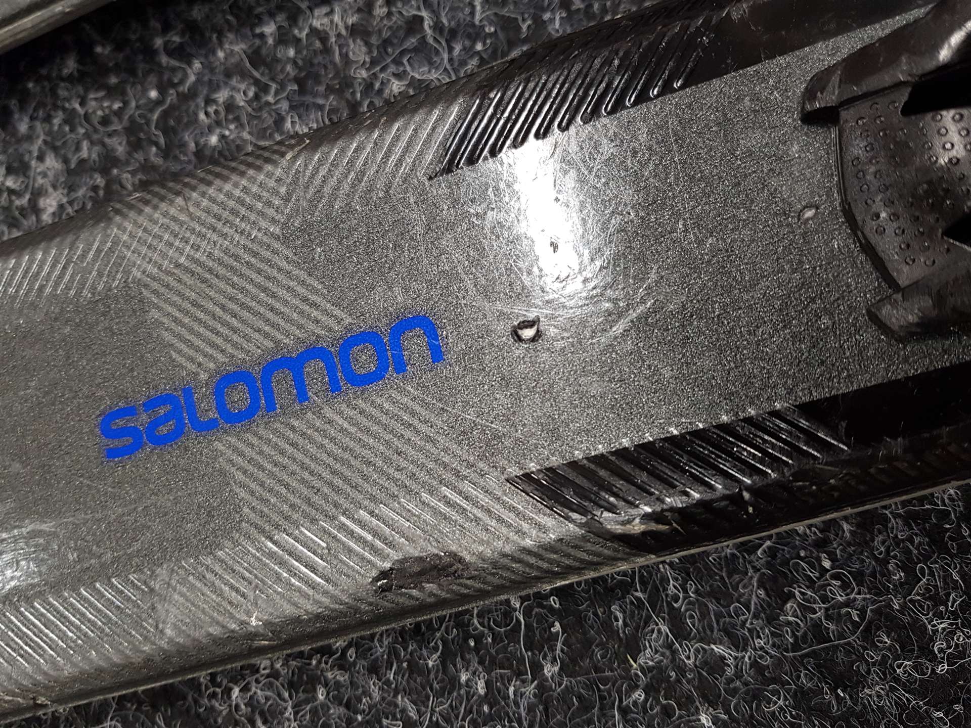 Skis SALOMON Force SX d'occasion + fixations Salomon M10