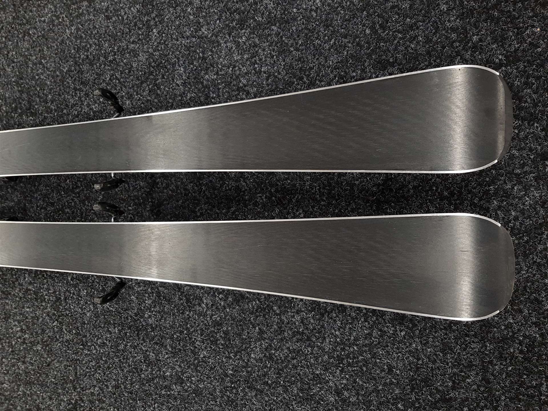 Skis d'occasion BLIZZARD WCR 72 + fixations Marker 10 TLT