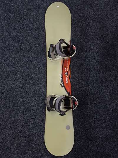 Snowboard Burton Custom d'occasion + fixations Burton taille M