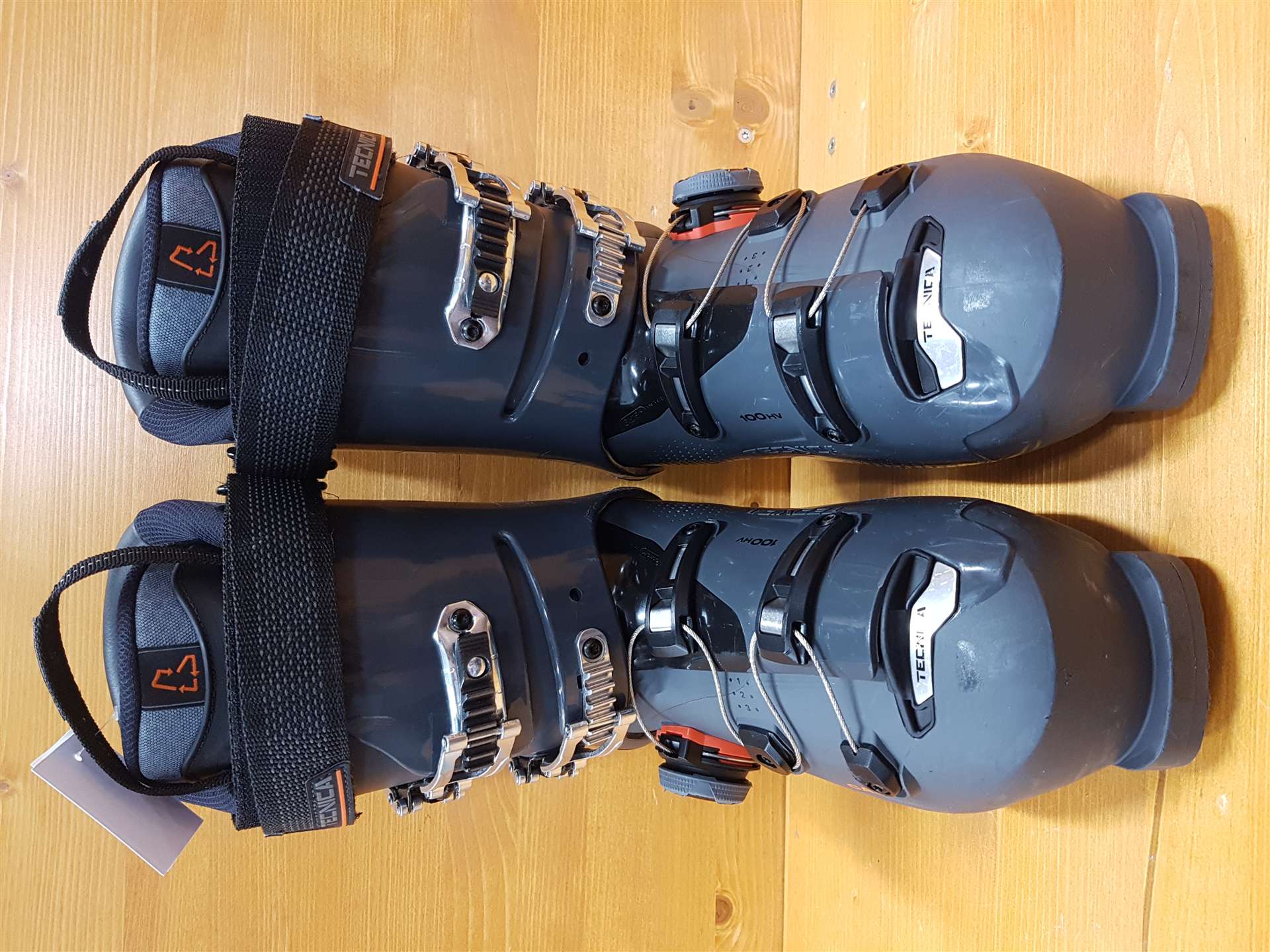 Clăpari de schi second-hand TECNICA 100 HV