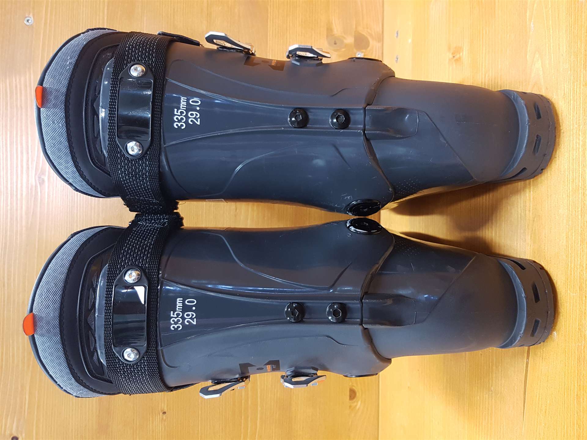 Clăpari de schi second-hand TECNICA 100 HV