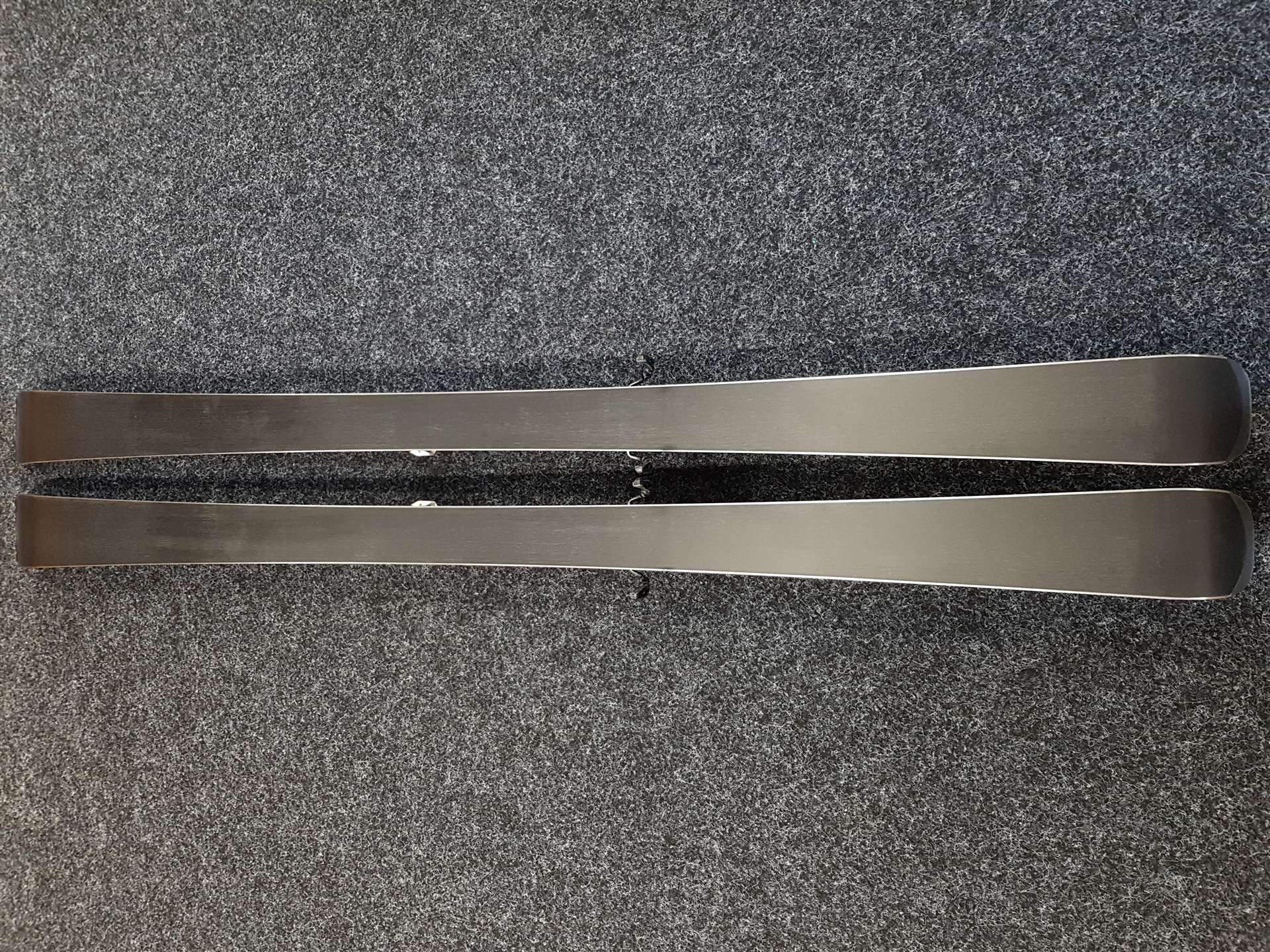 Esquís VOLKL Code 7.4 usados + fijaciones Marker FDT 10