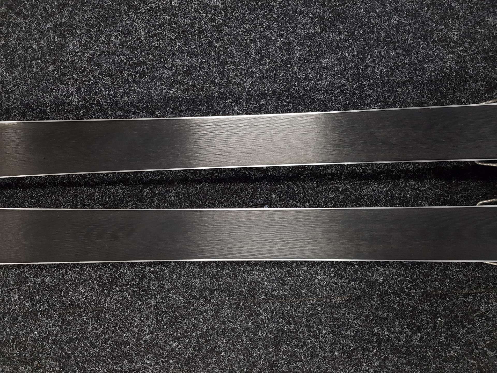 Sci FISCHER S150 usati + attacchi Tyrolia SL100