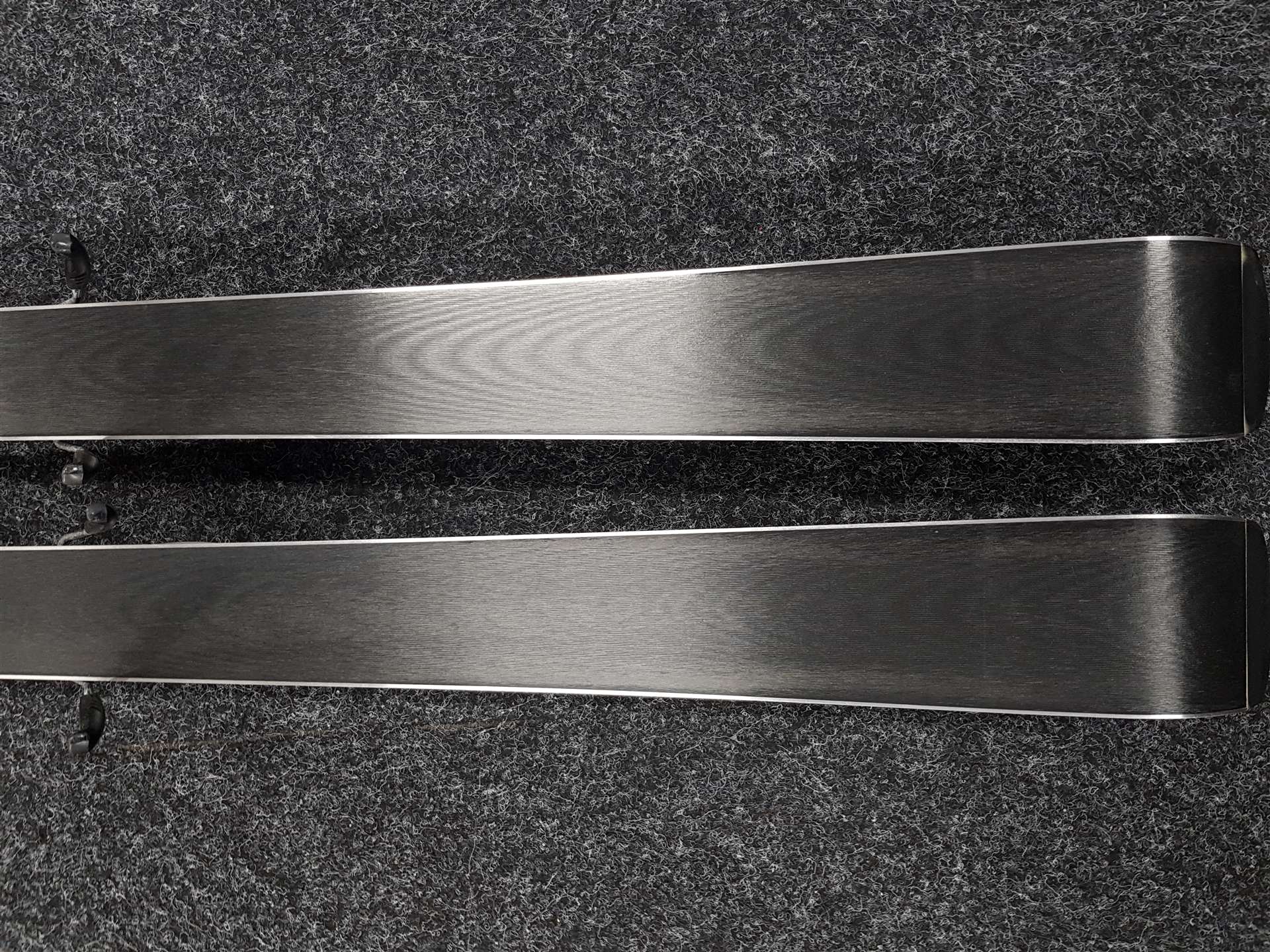 Sci FISCHER S150 usati + attacchi Tyrolia SL100