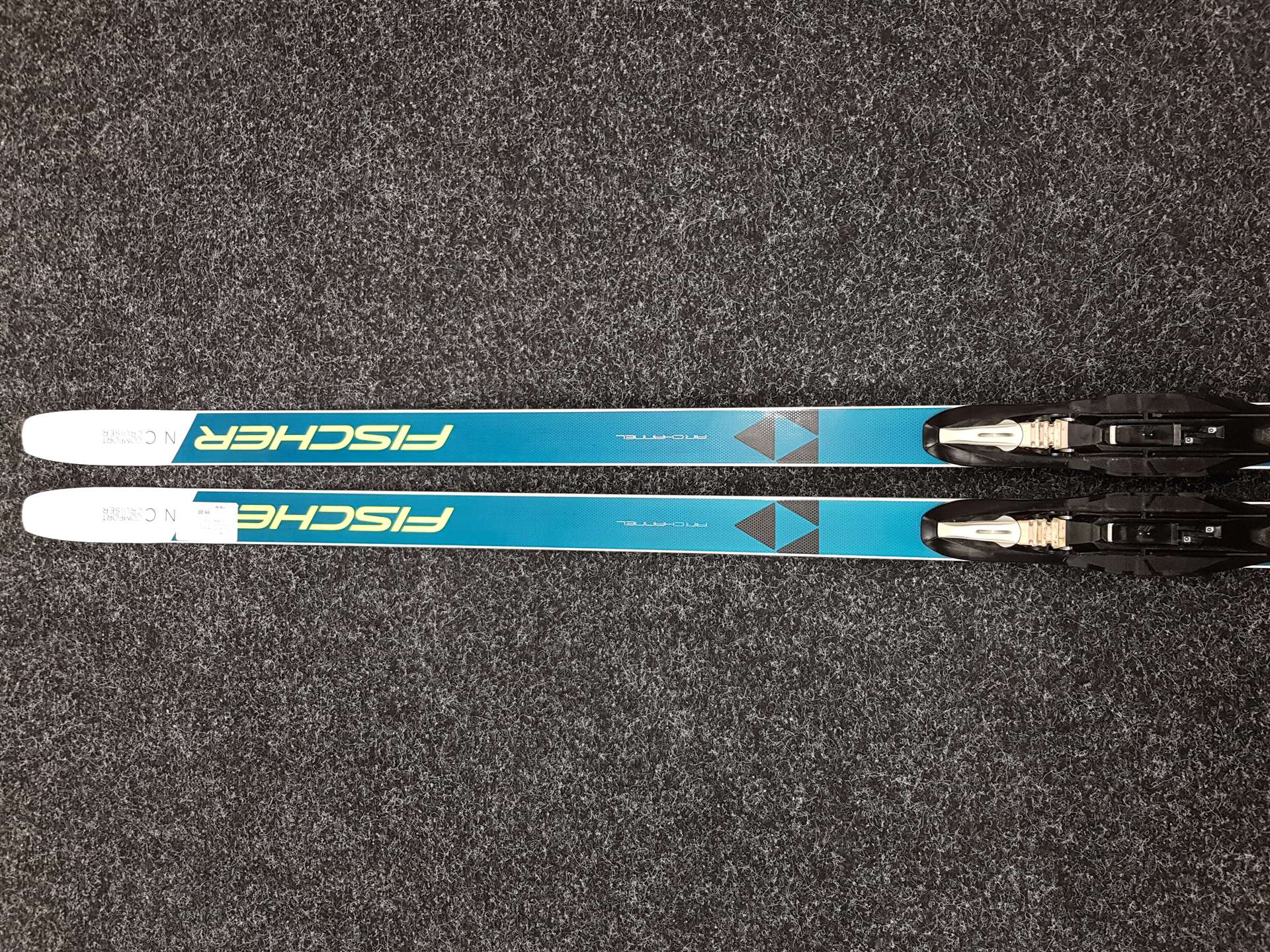 Použité bežecké lyže FISCHER Comfort Cruiser + viazanie NNN Fischer IFP
